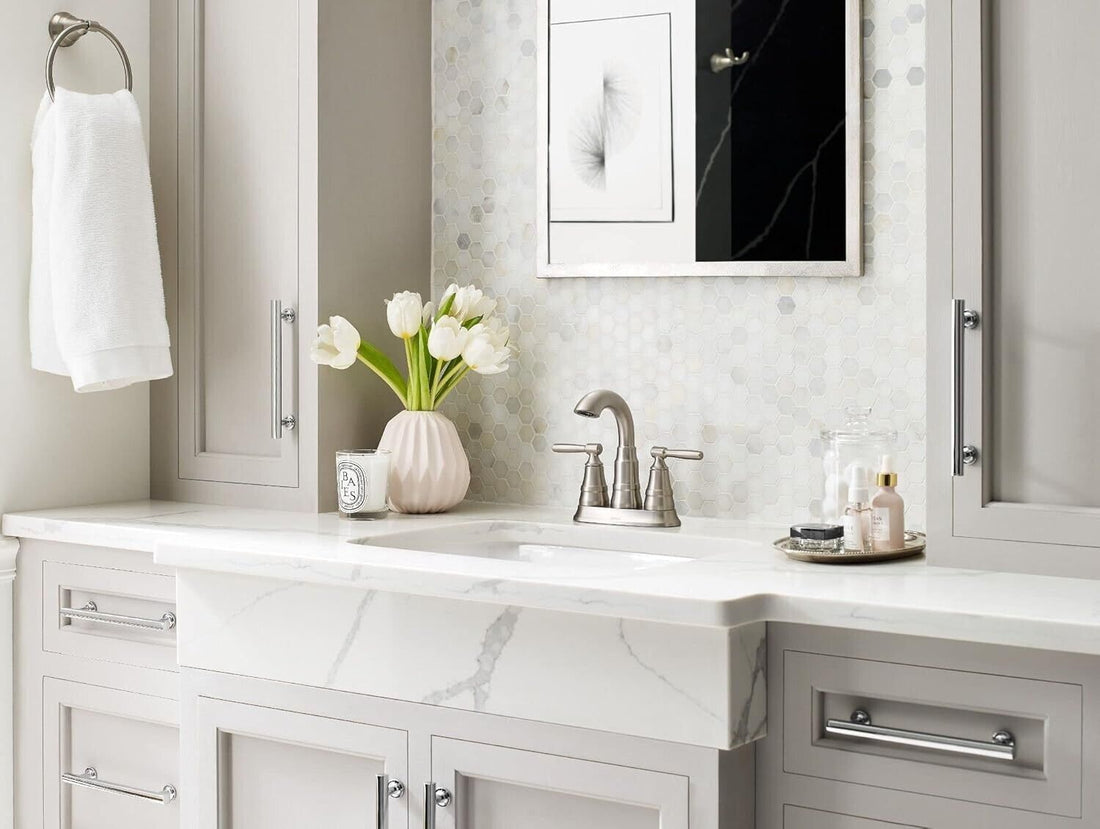 Moen Halle 84971SRN 4 in. Brushed Nickel 2-Handle Centerset Bathroom Faucet With Drain Assembly