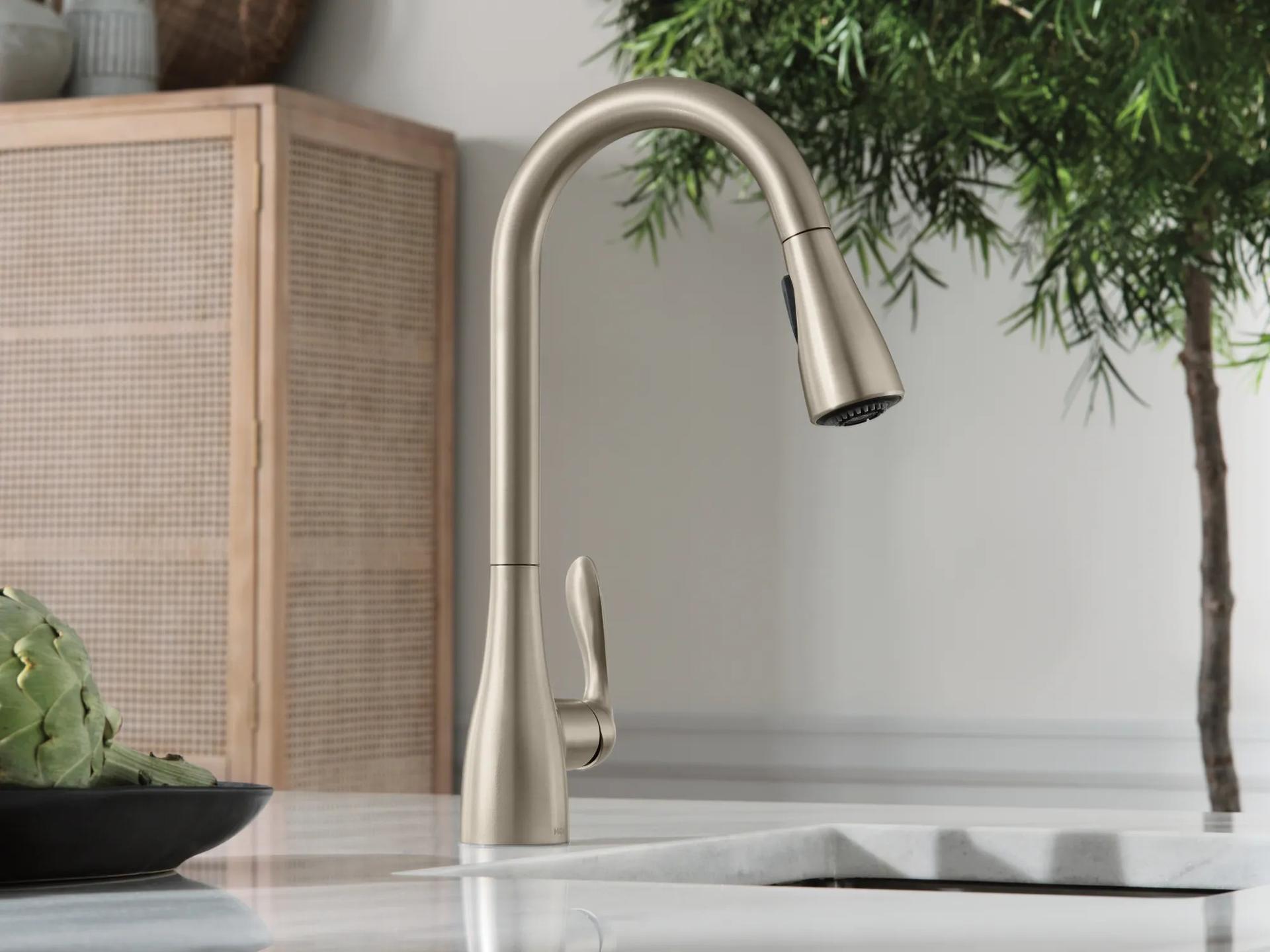 MOEN Georgene 87912SRS Single Handle Deck Mount Pull-Down Handle/Lever Kitchen Faucet in Spot Resist Stainless
