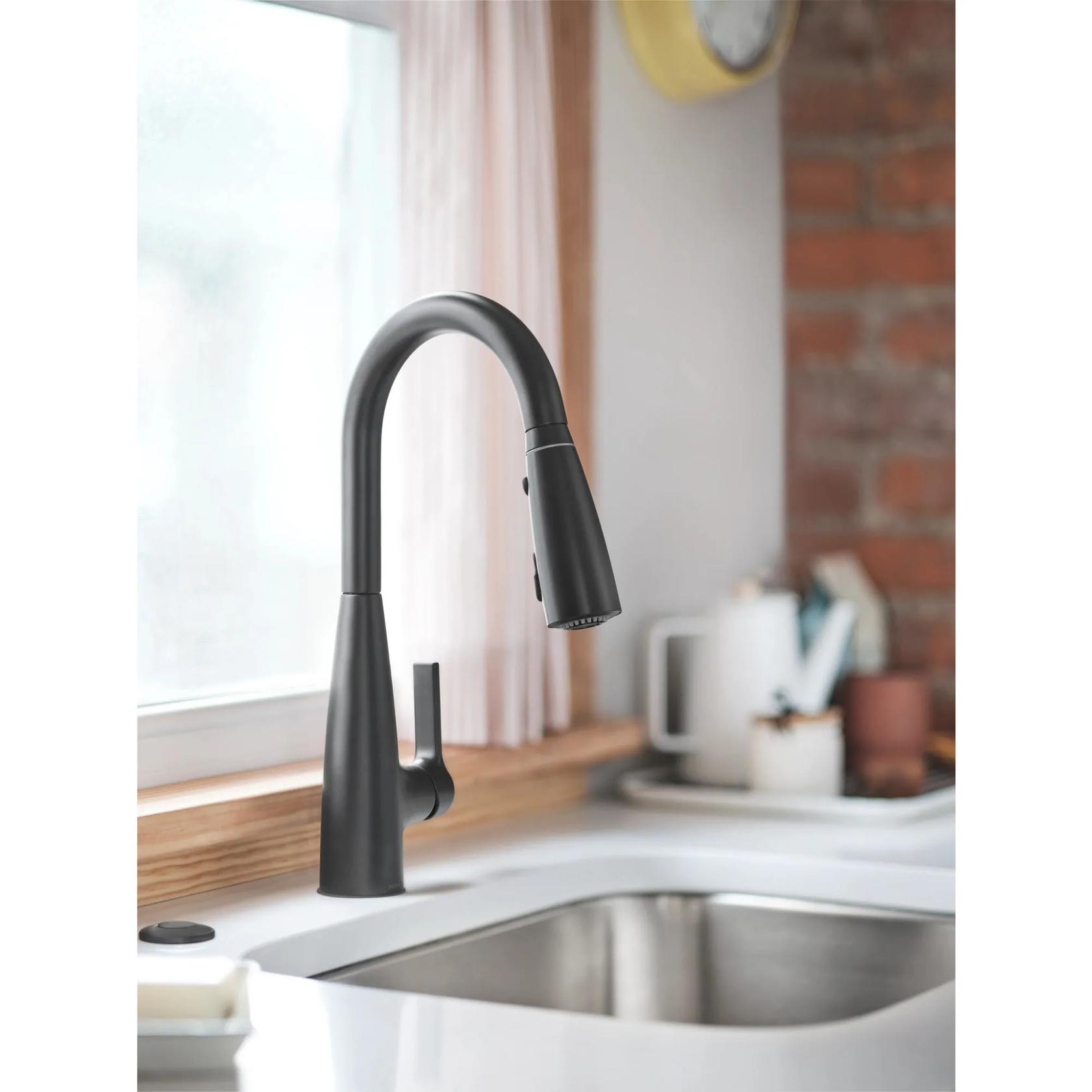 MOEN Haelyn 87627EIBL Pull Down Sprayer Kitchen Faucet ColorCue with 360 Degree Spout Swivel and Power Boost in Matte Black