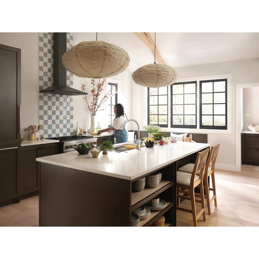 MOEN Cia 7622EVC Single-Handle Smart Touchless Pull Down Sprayer Kitchen Faucet with Voice Control and Power Clean in Chrome