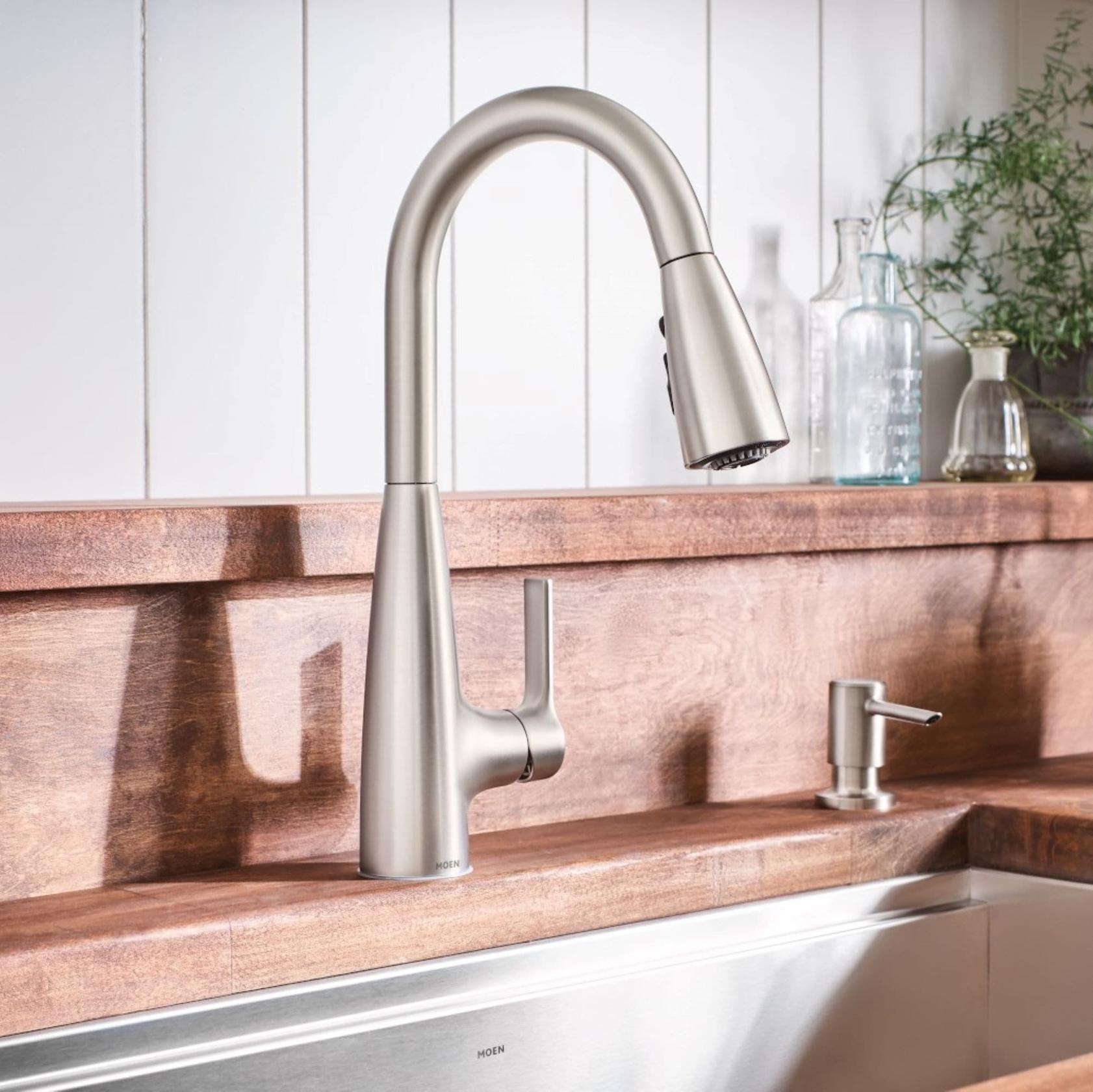 MOEN Haelyn 87627SRS Single-Handle Pull-Down Sprayer Kitchen Faucet with Reflex and Power Boost in Spot Resist Stainless