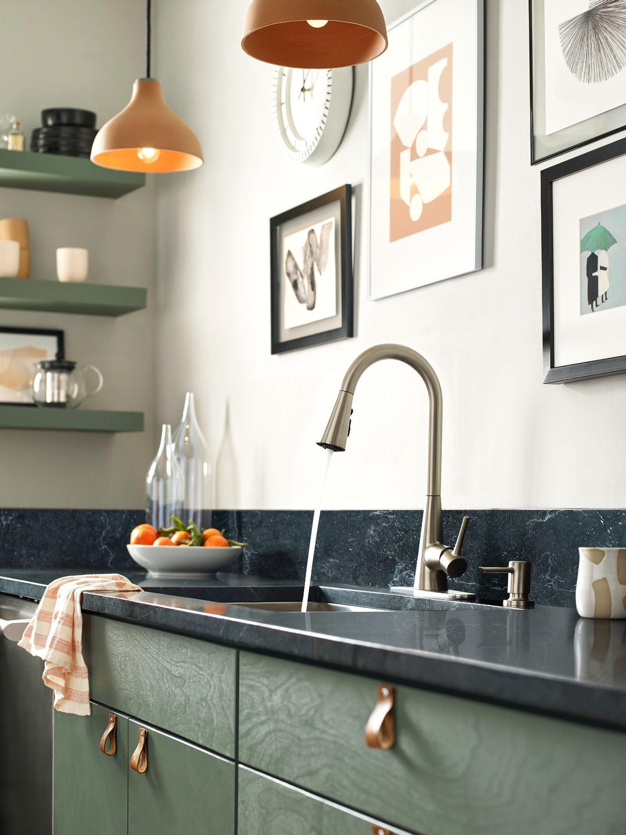 MOEN Sarai 87836SRS Single Handle Deck-Mount Pull-Down Kitchen Faucet with Sprayer in Spot Resist Stainless