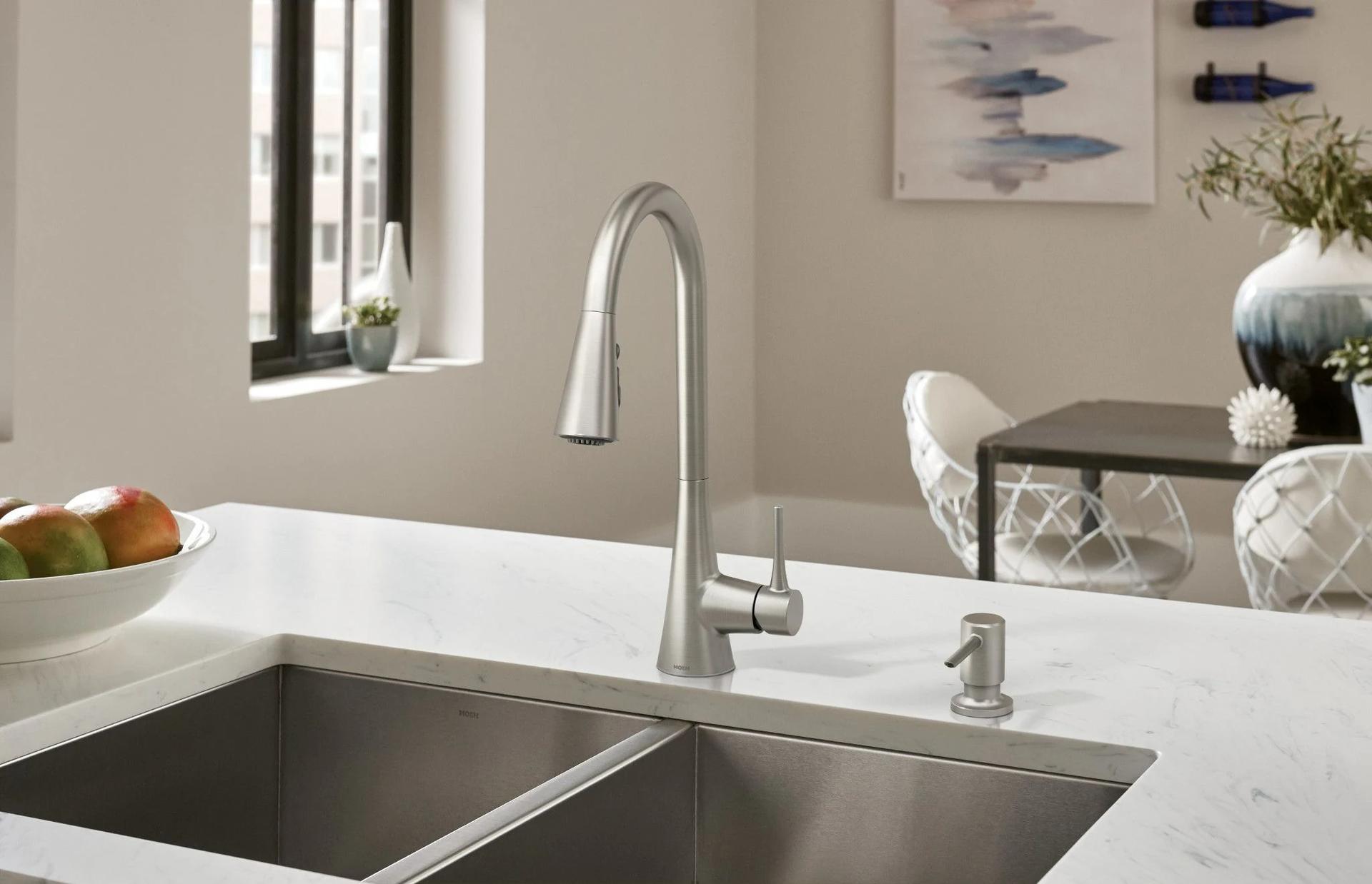 MOEN Sarai 87836SRS Single Handle Deck-Mount Pull-Down Kitchen Faucet with Sprayer in Spot Resist Stainless