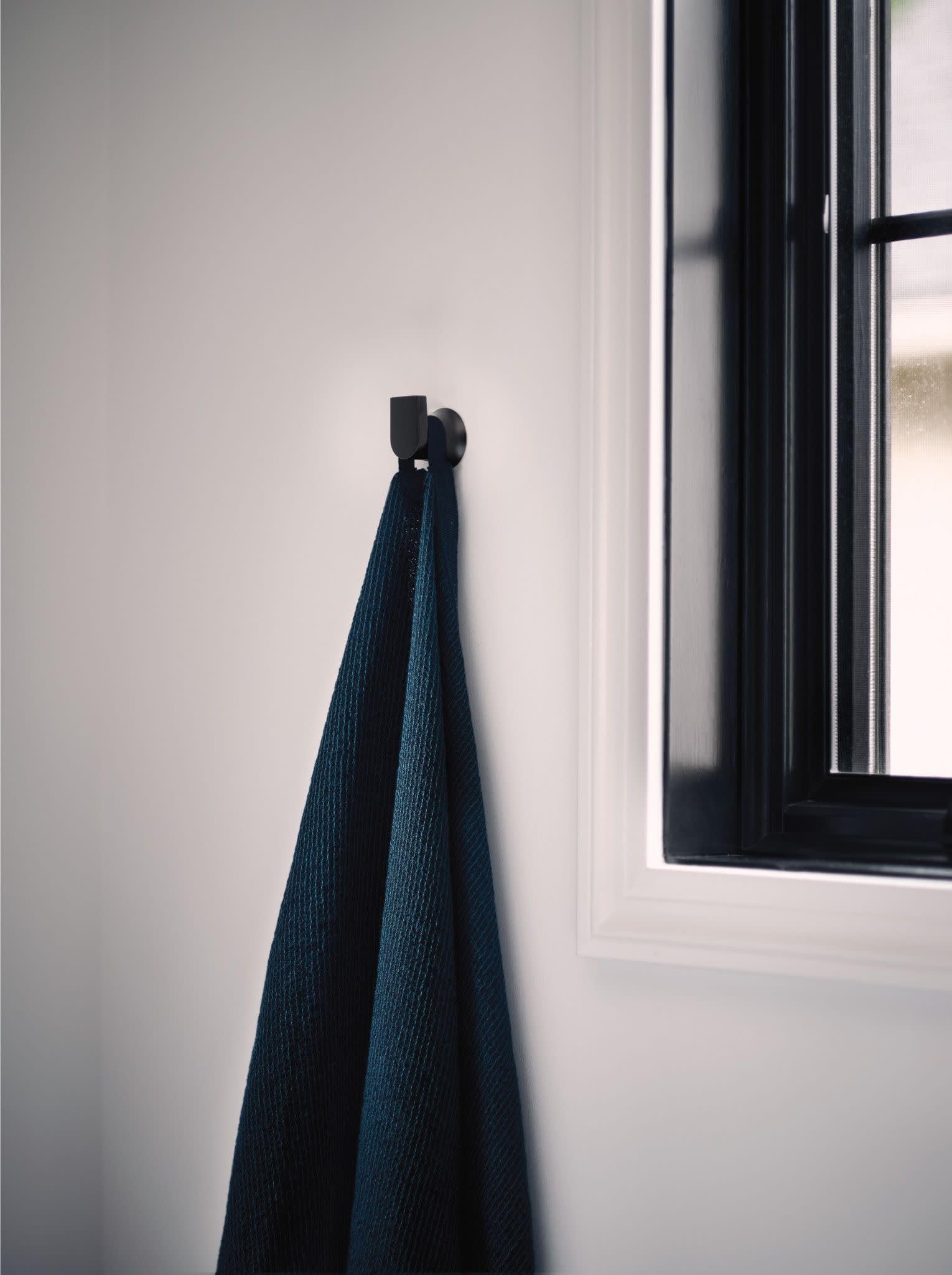 Moen Genta LX Modern Single Robe Hook or Towel Hanger for Kitchen or Bathroom, Matte Black, BH3803BL