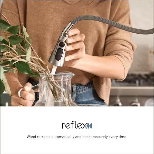 MOEN Boman 87162SRS Single Handle Pull-Down Kitchen Faucet with Soap Dispenser in Spot Resist Stainless - Like New