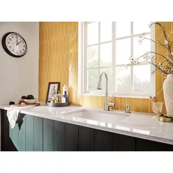 MOEN Boman 87162SRS Single Handle Pull-Down Kitchen Faucet with Soap Dispenser in Spot Resist Stainless - Like New