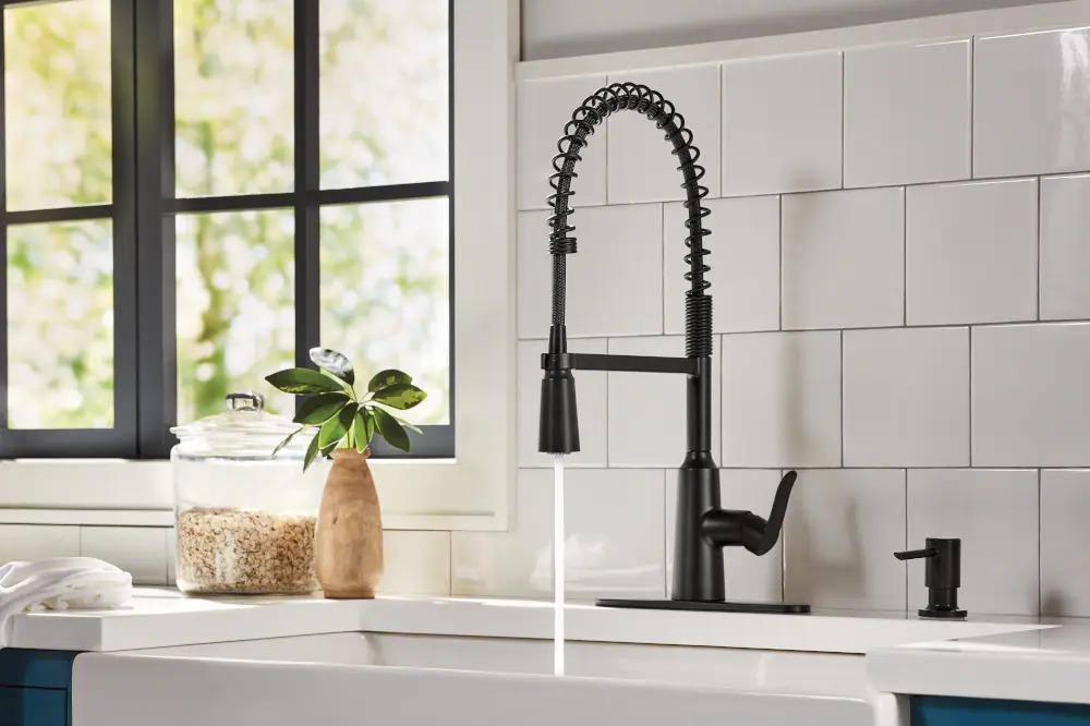MOEN Edwyn 87807BL Single Handle Deck-mount Pull-down Kitchen Faucet in Matte Black (Soap Dispenser Included)
