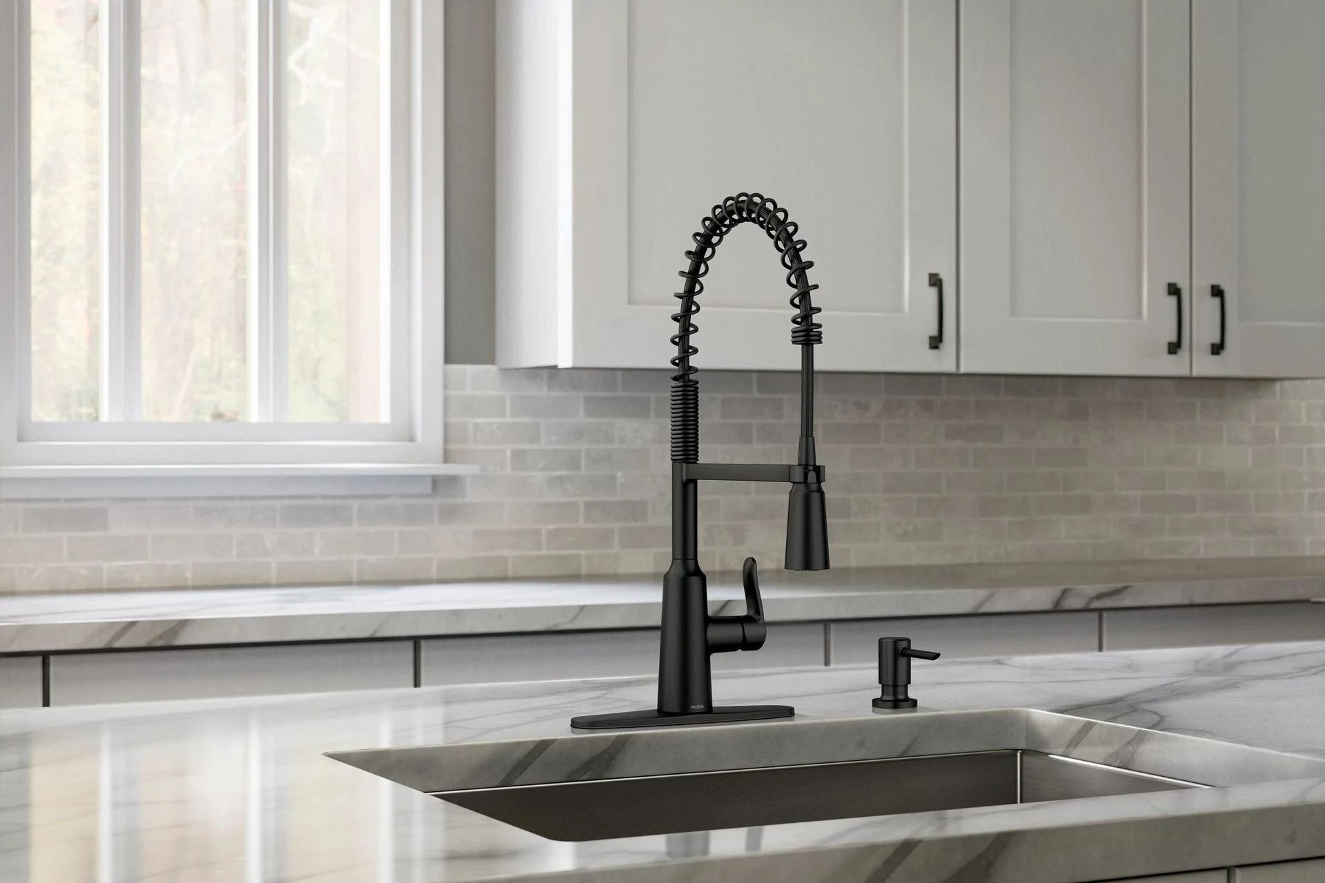 MOEN Edwyn 87807BL Single Handle Deck-mount Pull-down Kitchen Faucet in Matte Black (Soap Dispenser Included)