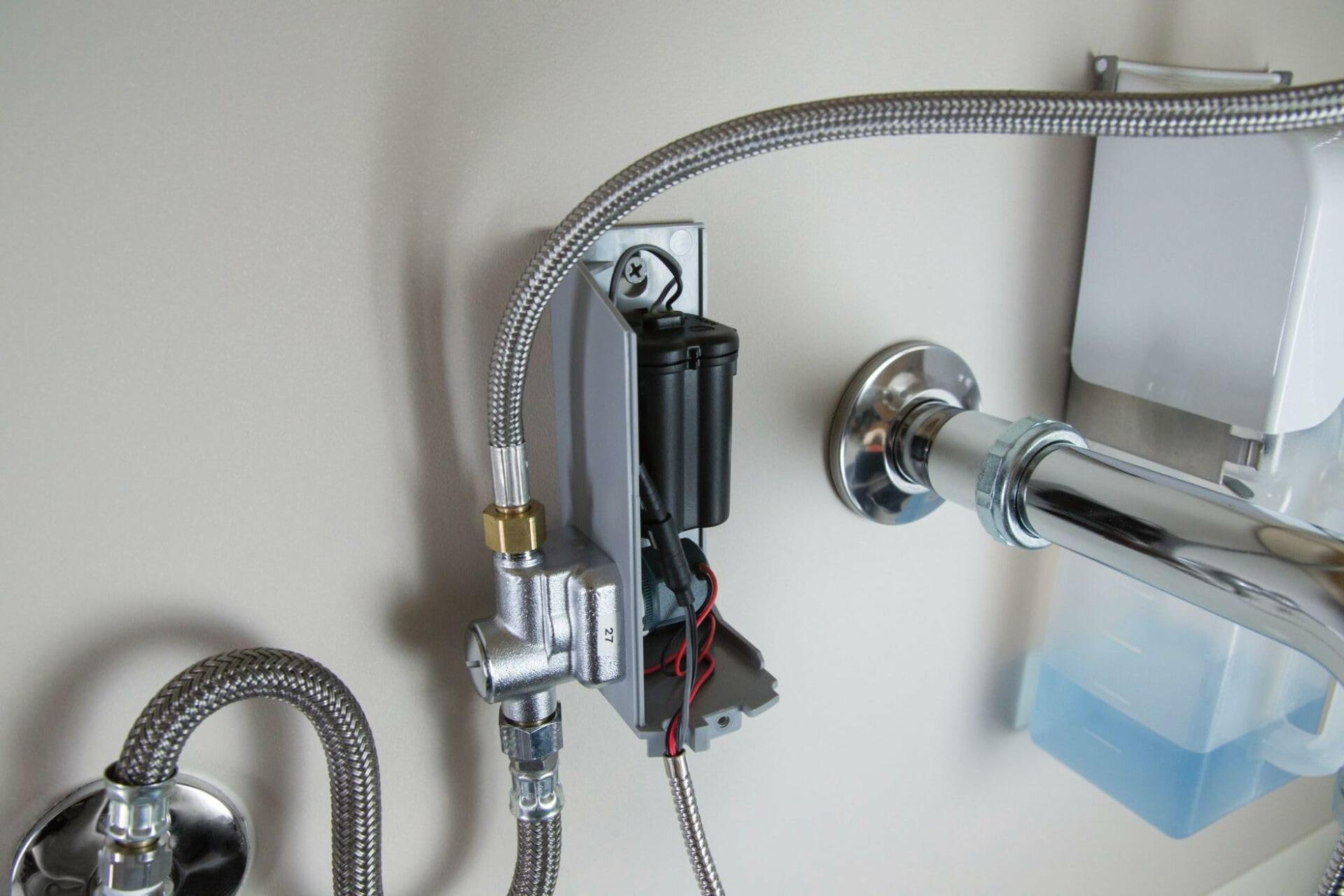 MOEN M-Power CA8301 Commercial Touchless 4-Inch Centerset Hands-Free Battery Powered Sensor-Operated Bathroom Faucet in Chrome
