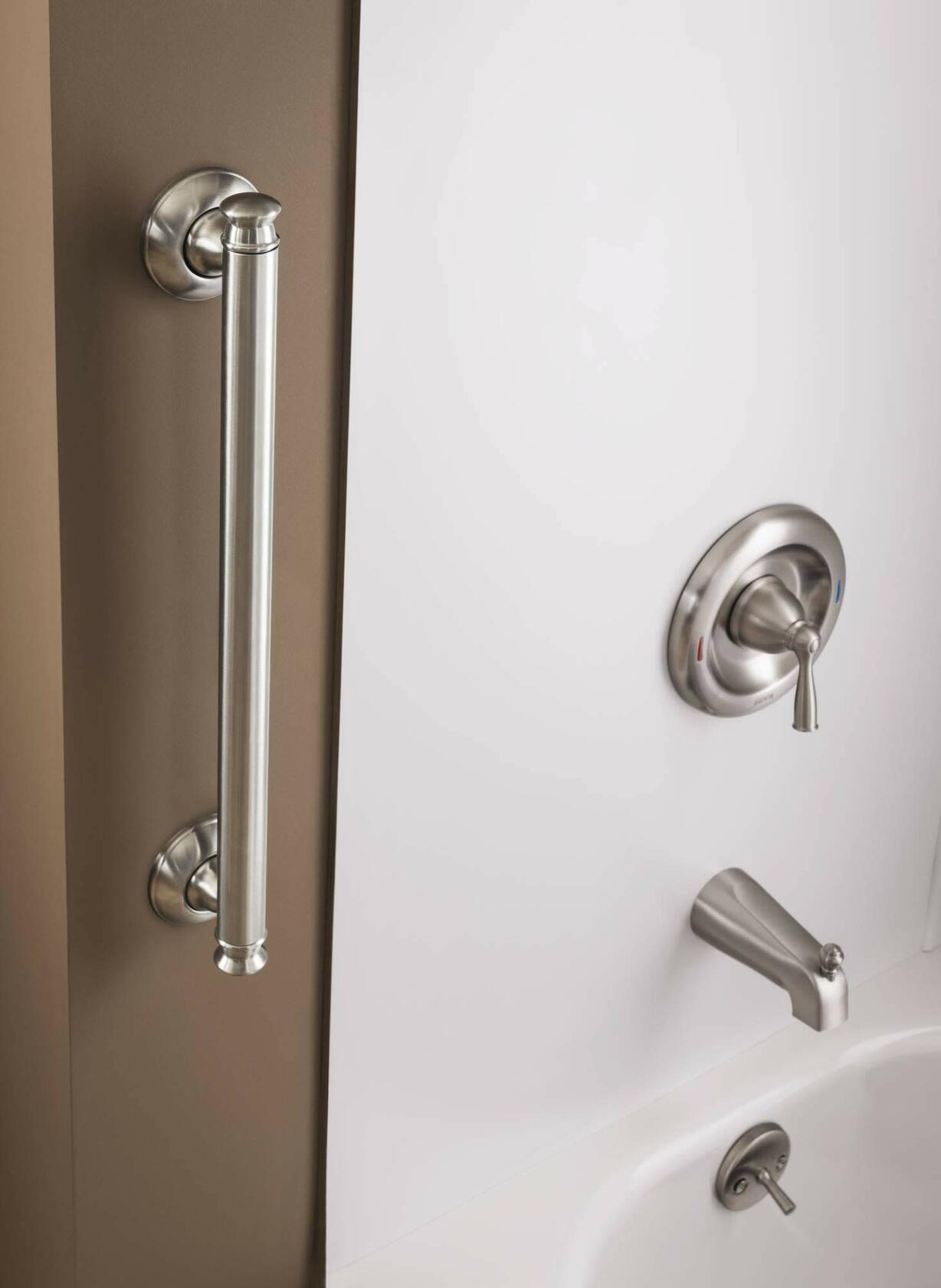 MOEN Banbury 82910SRN Tub/Shower Faucet Handle, Spout and Showerhead in Brushed Nickel