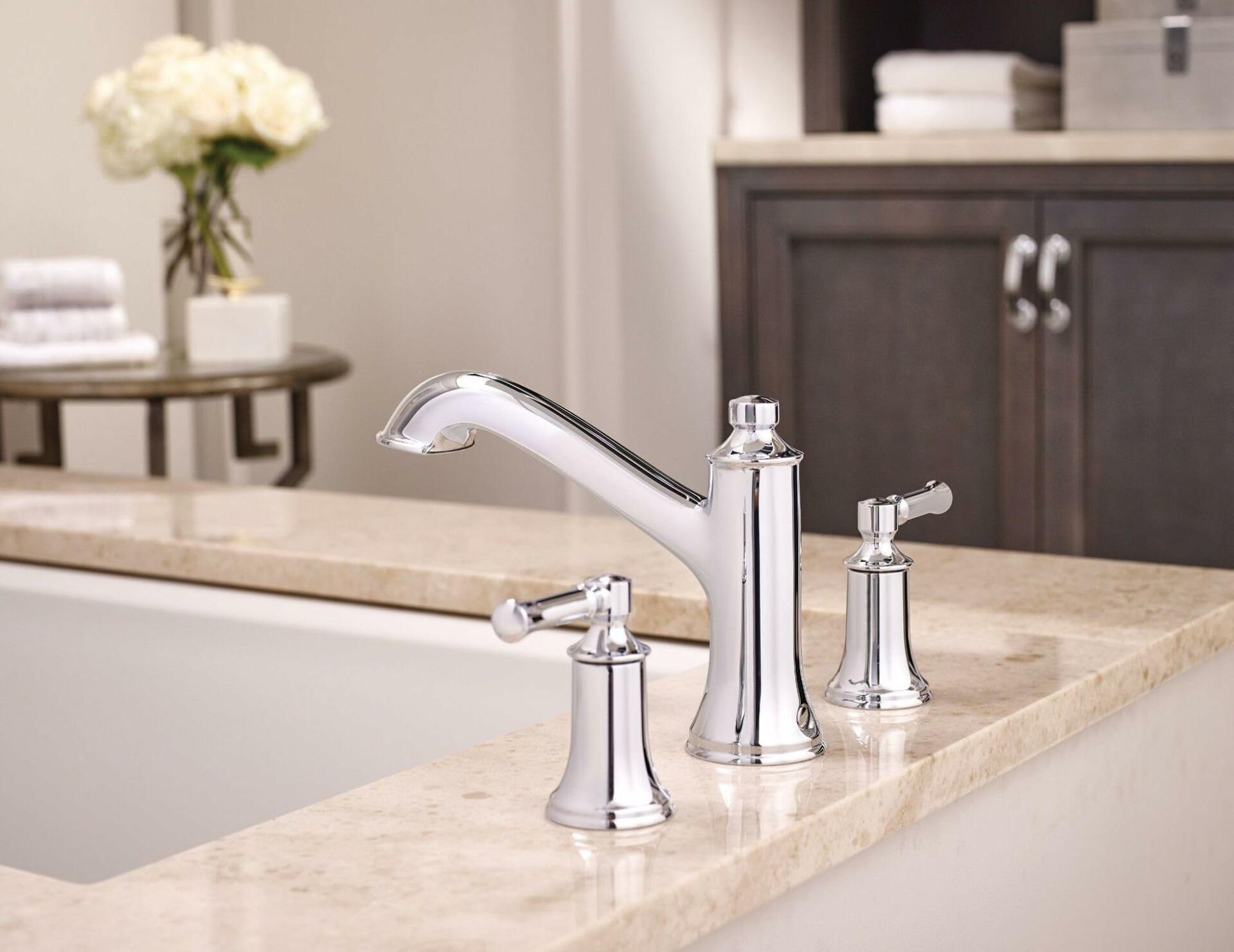 MOEN Dartmoor T683BN 2-handle Deck-mount Roman High-arc Bathtub Faucet in Brushed Nickel