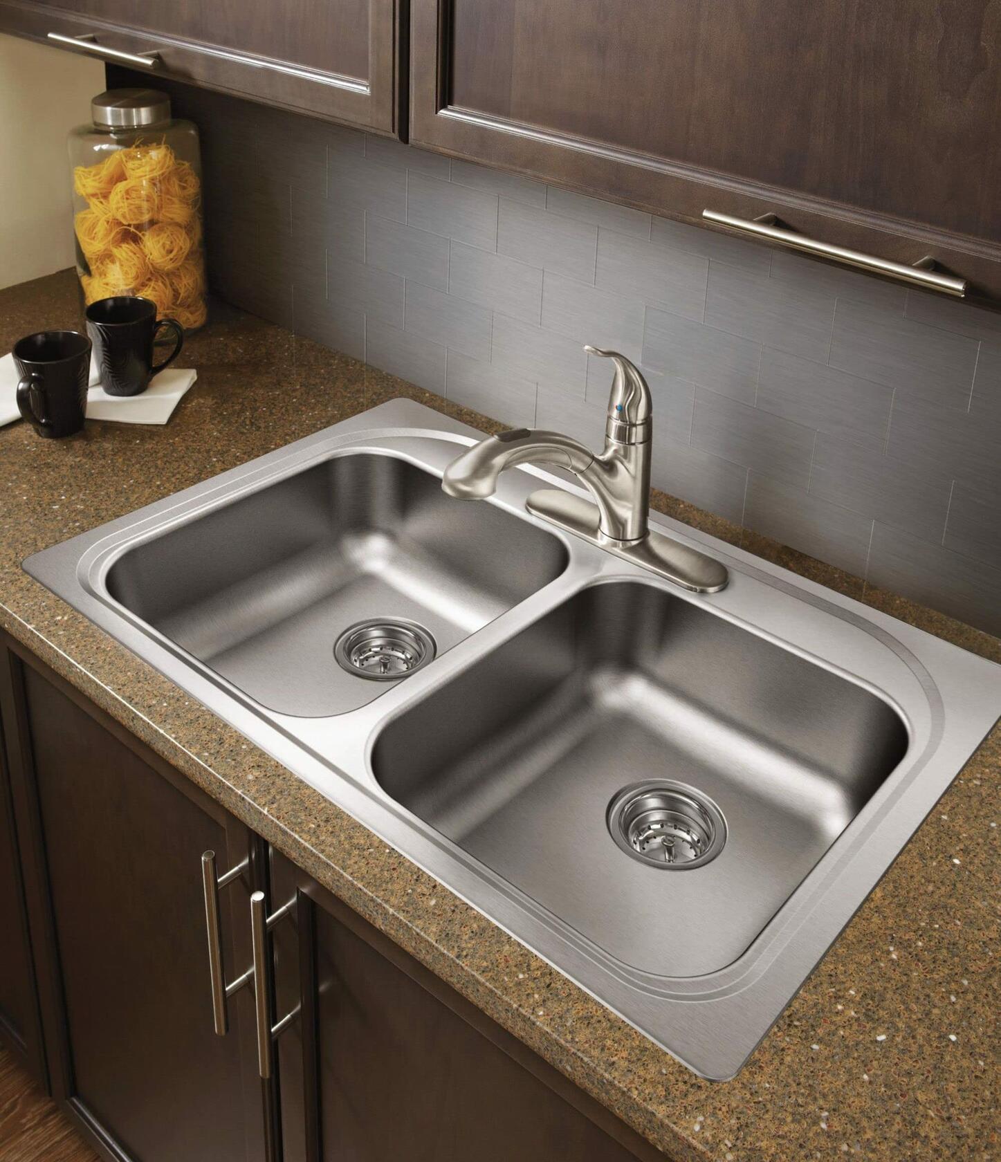 MOEN Integra 67315SRS Single-Handle Pull-Out Sprayer Kitchen Faucet with Power Clean in Spot Resist Stainless