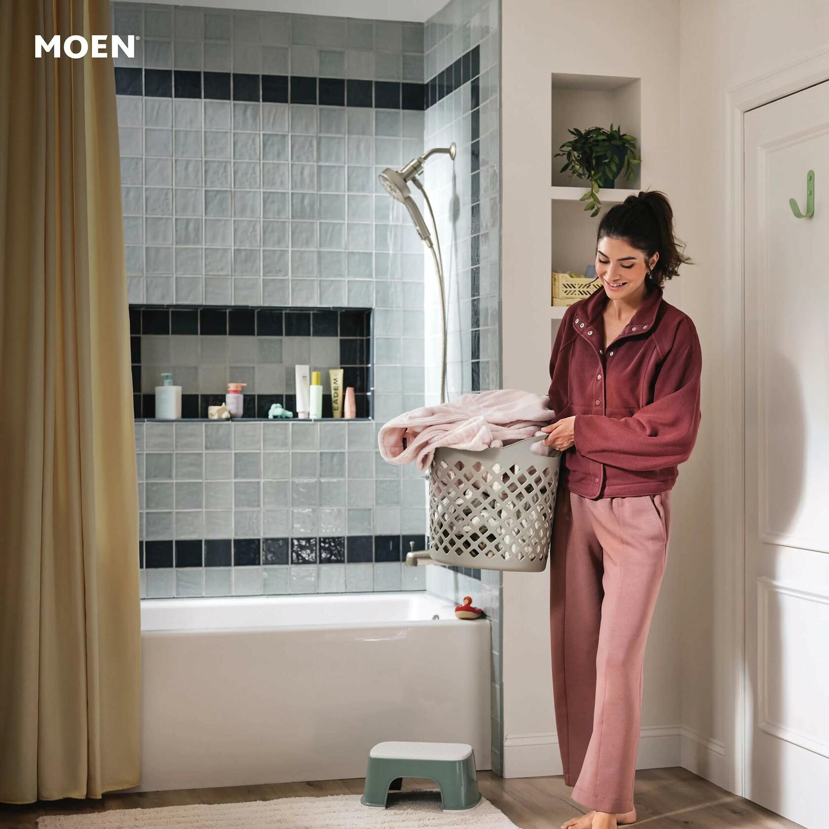 MOEN 230H2EPBL Handheld That Saves Hot Water 6 -Spray Handheld Shower Head in Matte Black