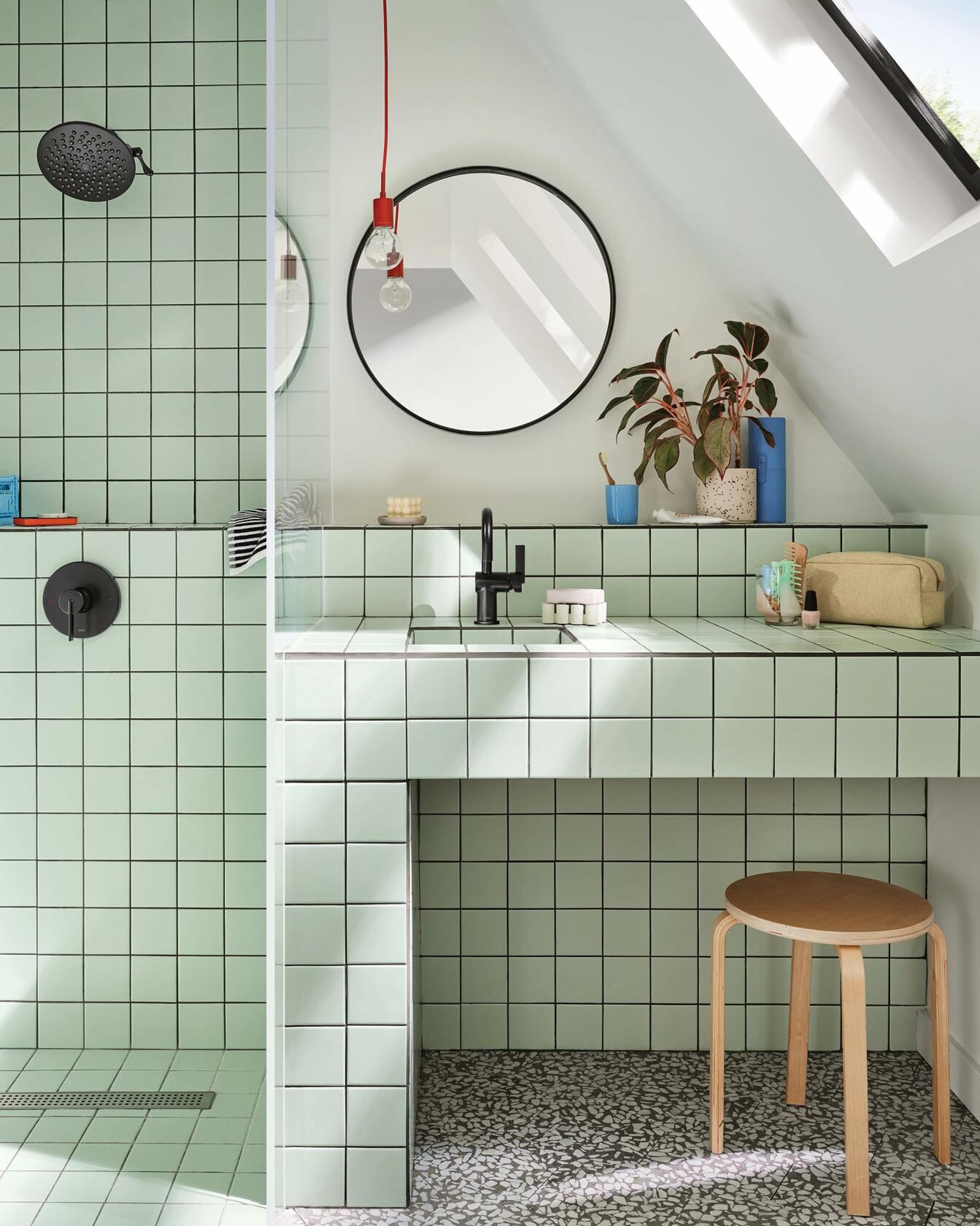 MOEN Cia UT3362BL 1-Handle Shower Trim Kit in Matte Black (Valve Not Included)