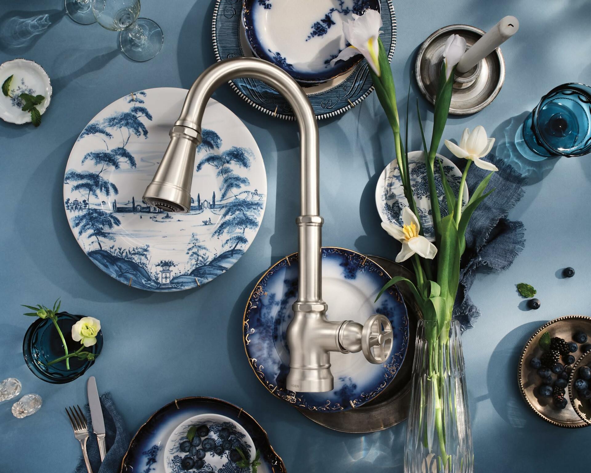 MOEN Paterson S72003SRS Single-Handle Pull-Down Sprayer Kitchen Faucet in Spot Resist Stainless - Like New