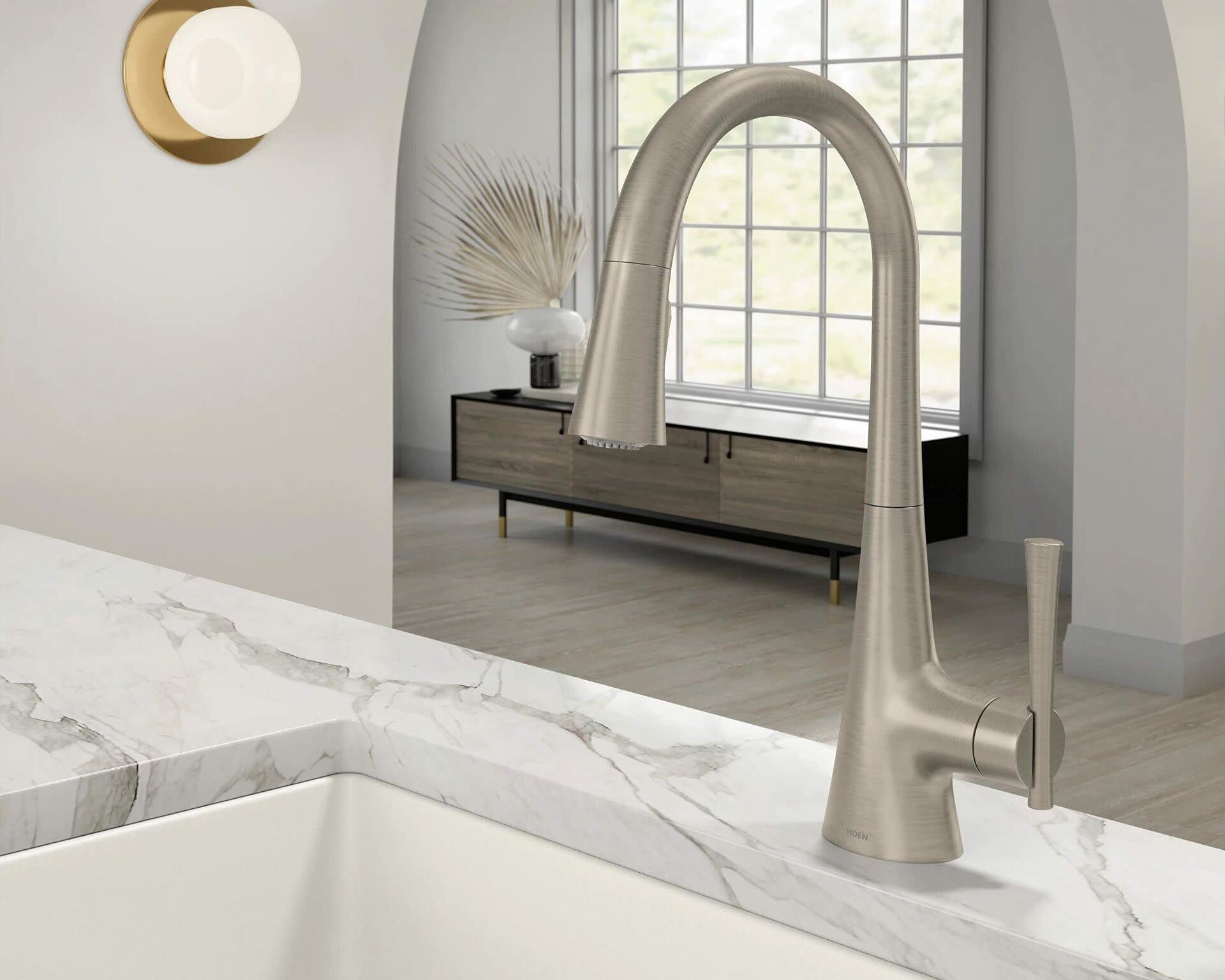 MOEN Kurv 9126SRS One-Handle Pulldown Kitchen Faucet in Spot Resist Stainless - Like New