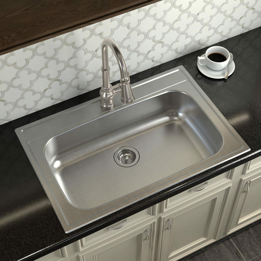MOEN Paterson S72003SRS Single-Handle Pull-Down Sprayer Kitchen Faucet in Spot Resist Stainless
