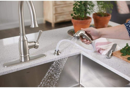 Moen Kitchen Faucet Single-Handle Side Sprayer Spot-Resistant Stainless