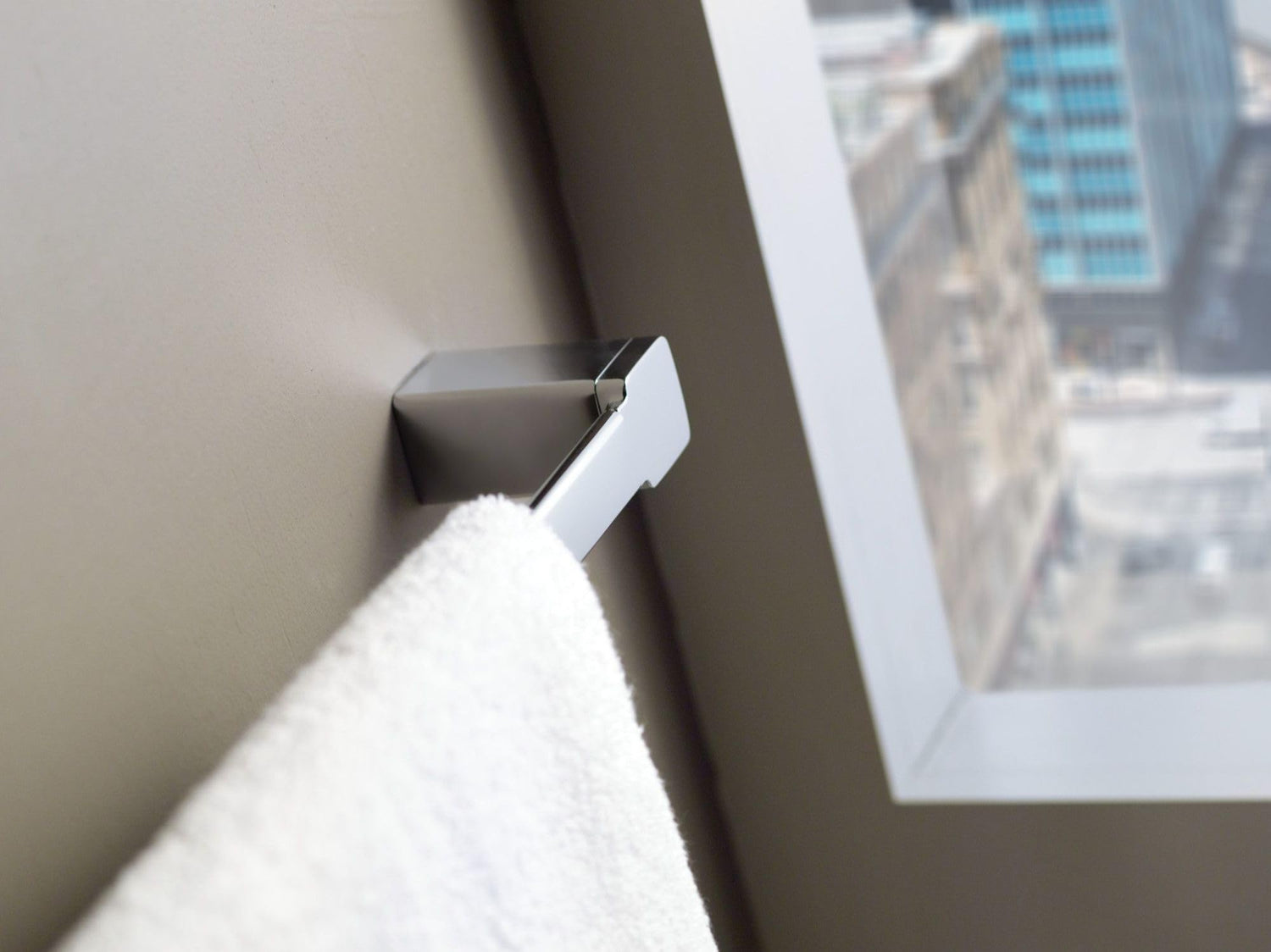 Moen YB8818CH 90 Degree 18-Inch Single Bathroom Towel Bar, Chrome