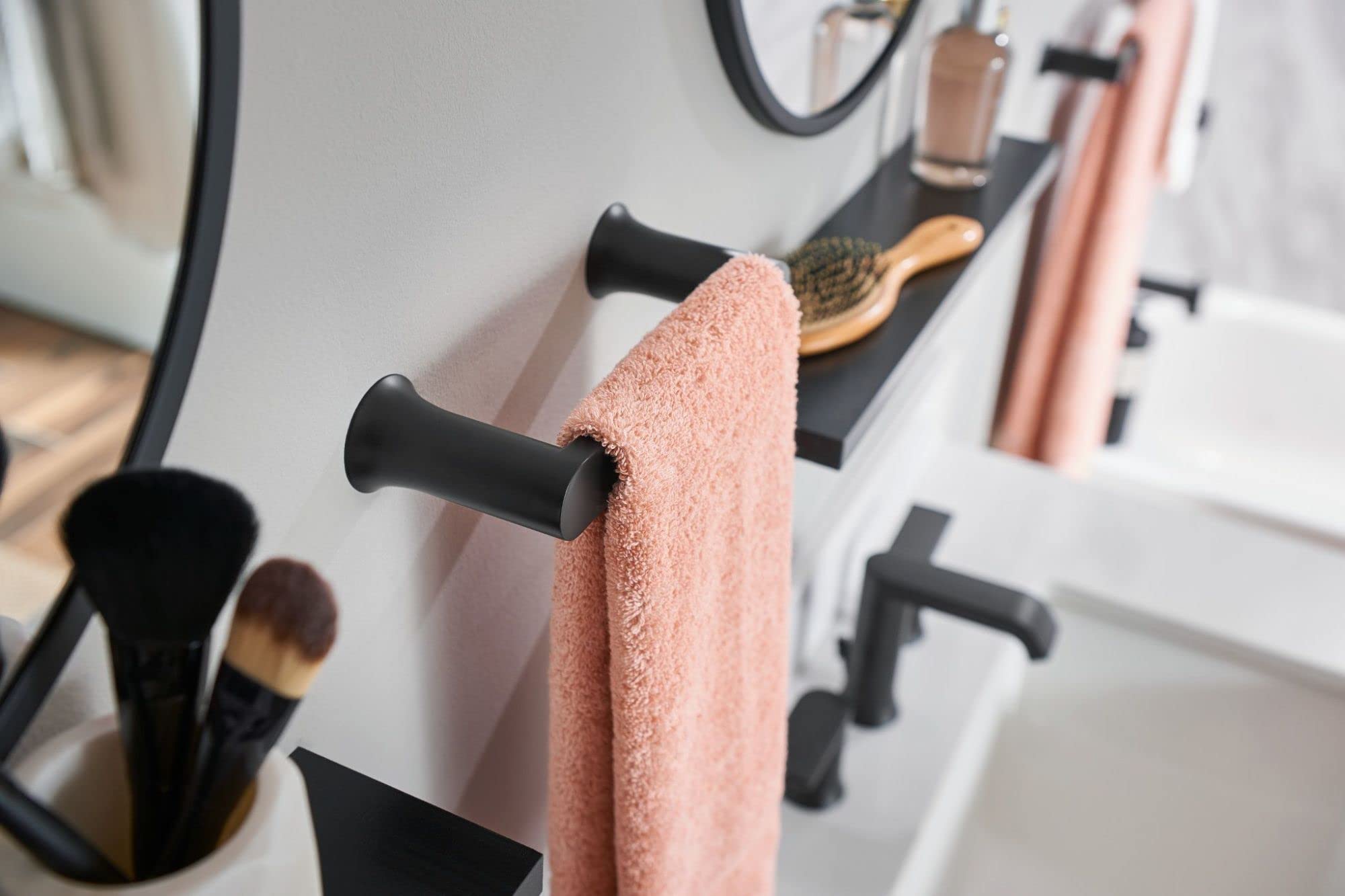 Moen Genta LX Towel Bar, Matte Black, 6.8-Inch, BH3886BL