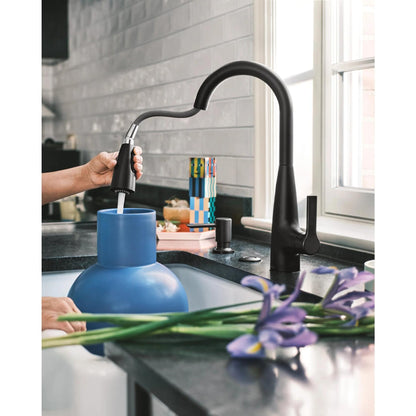 MOEN Haelyn 87627BL Single-Handle Pull-Down Sprayer Kitchen Faucet with 360 Degree Spout Swivel in Matte Black