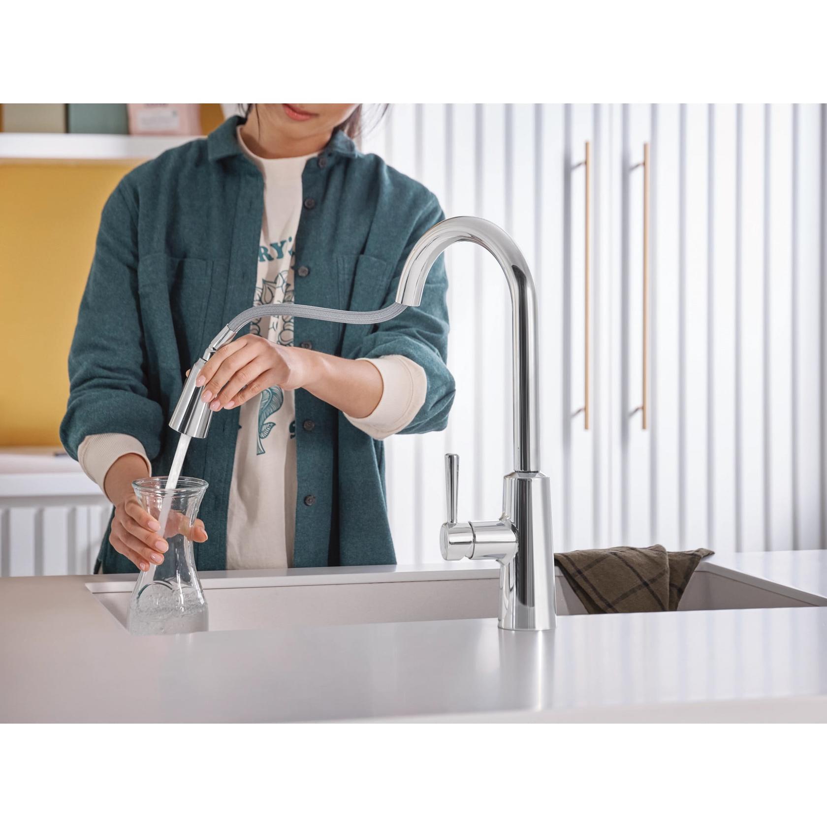 MOEN Riley 7402EW Touchless Single Handle Pull-Down Sprayer Kitchen Faucet in Chrome - Like New