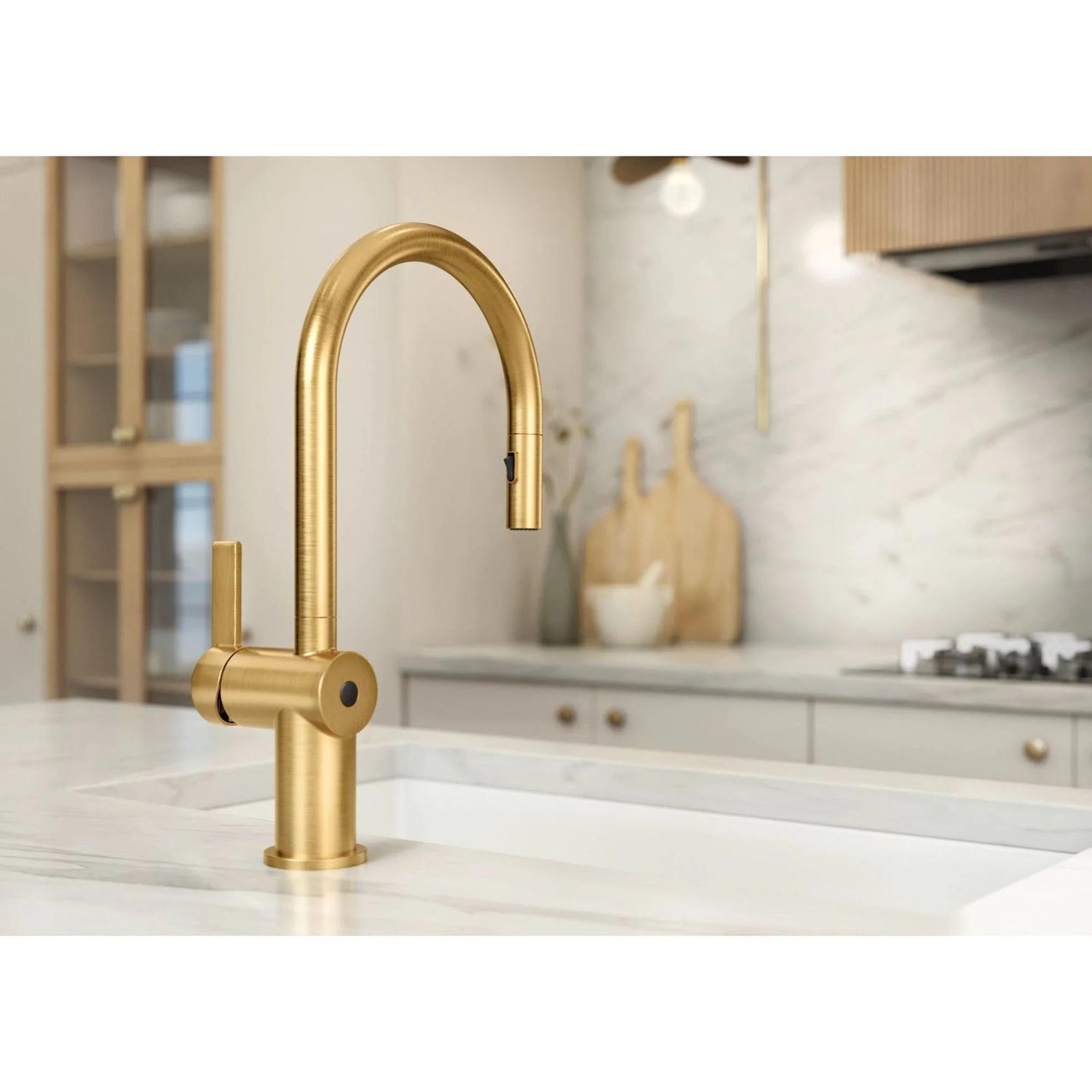 MOEN Cia 1-Handle Touchless Pull-Down Sprayer Kitchen Faucet with MotionSense Wave and Power Clean in Brushed Gold