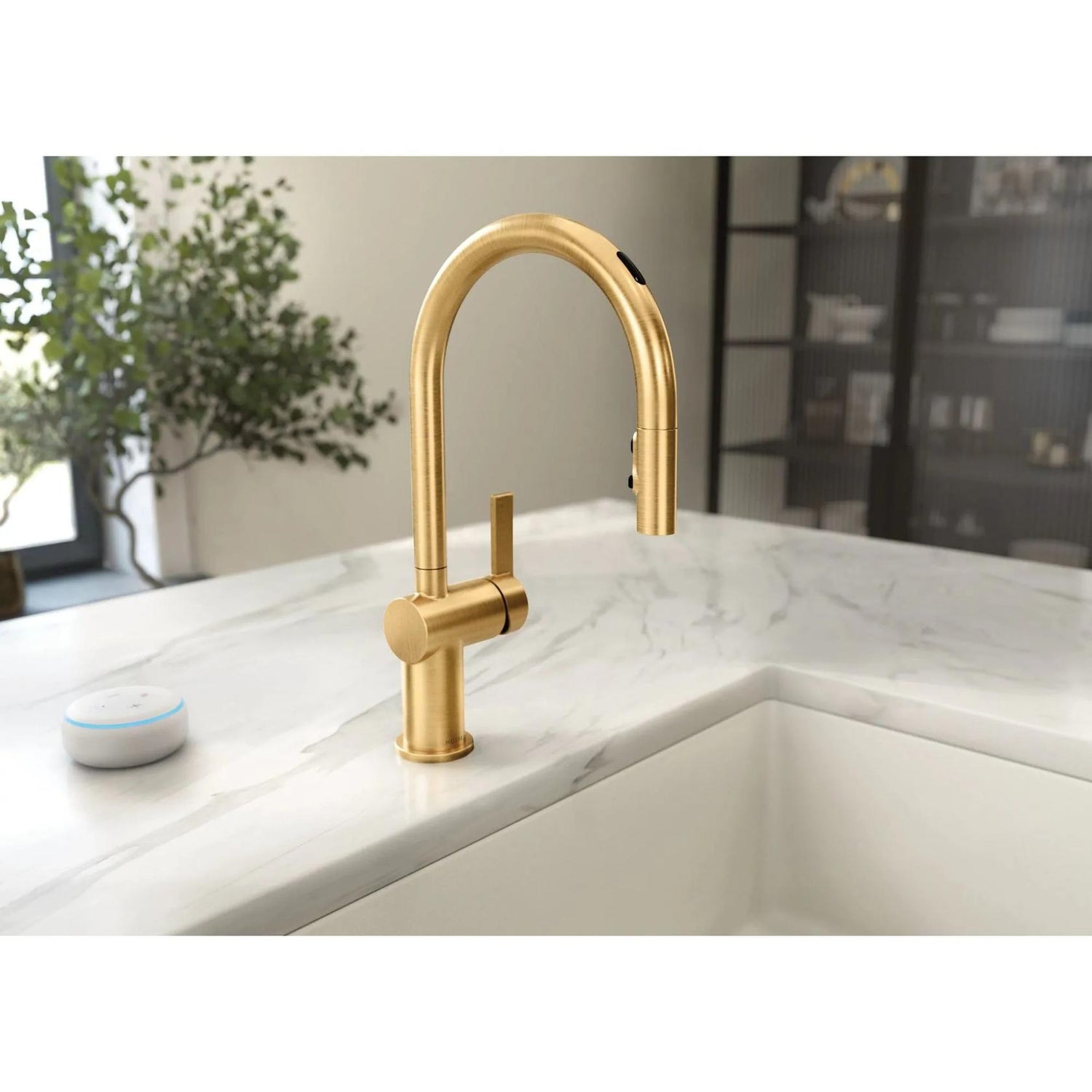 MOEN Cia 1-Handle Touchless Pull-Down Sprayer Kitchen Faucet with MotionSense Wave and Power Clean in Brushed Gold