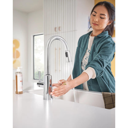 MOEN Riley 7402EW Touchless Single Handle Pull-Down Sprayer Kitchen Faucet in Chrome - Like New