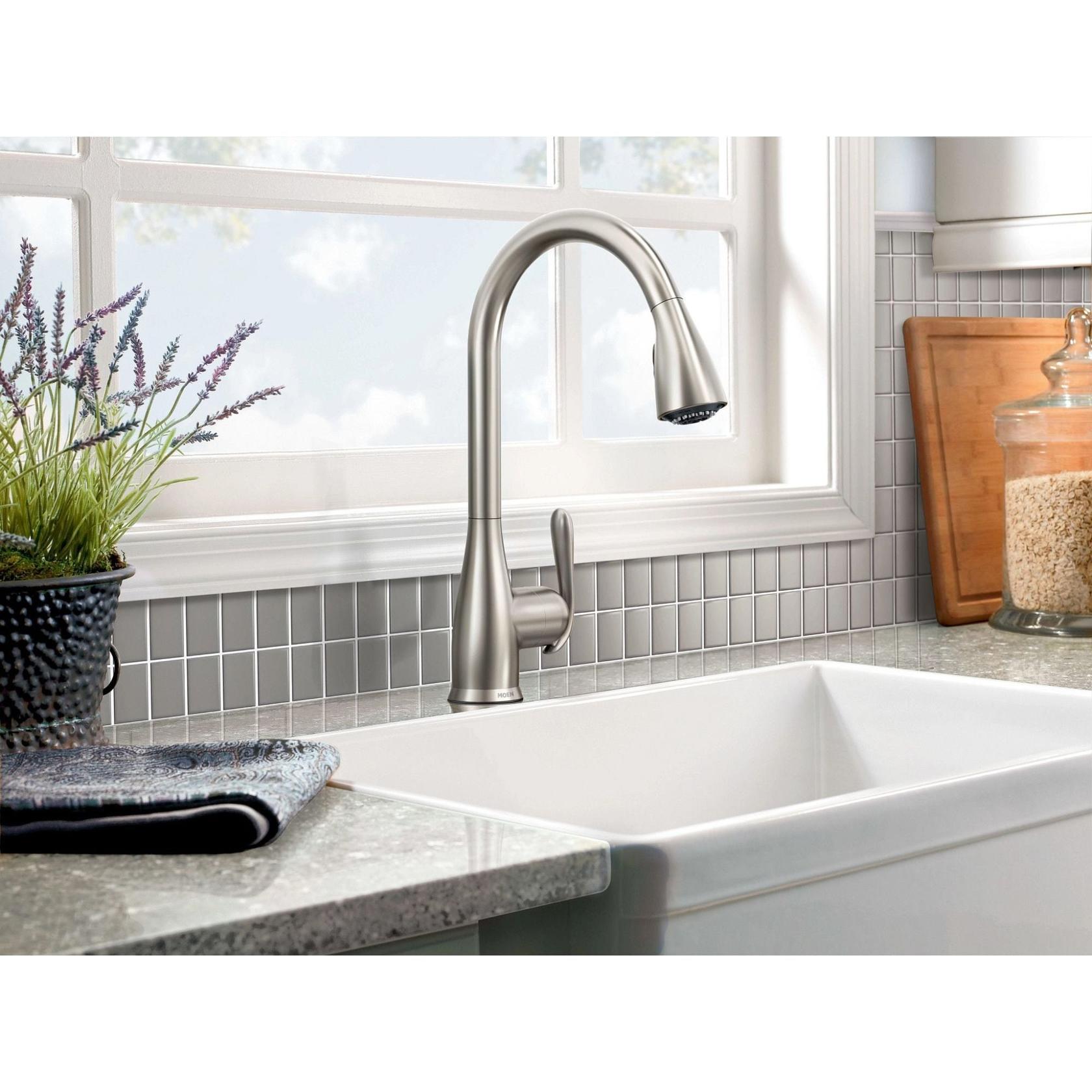 MOEN Haysfield 87879SRS Single Handle Deck-mount Pull-down Kitchen Faucet with Sprayer in Spot Resist Stainless