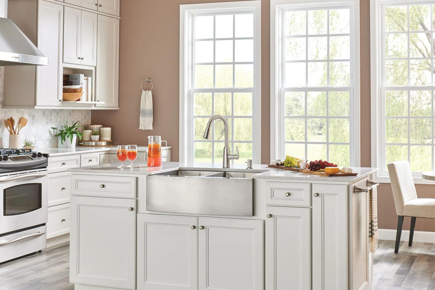 MOEN Edwyn 87028SRS Single Handle Deck-mount Pull-down Kitchen Faucet with Sprayer in Spot Resist Stainless