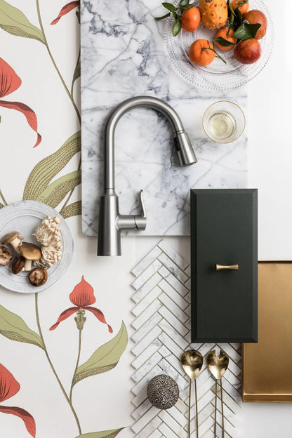 MOEN Edwyn 87028SRS Single Handle Deck-mount Pull-down Kitchen Faucet with Sprayer in Spot Resist Stainless