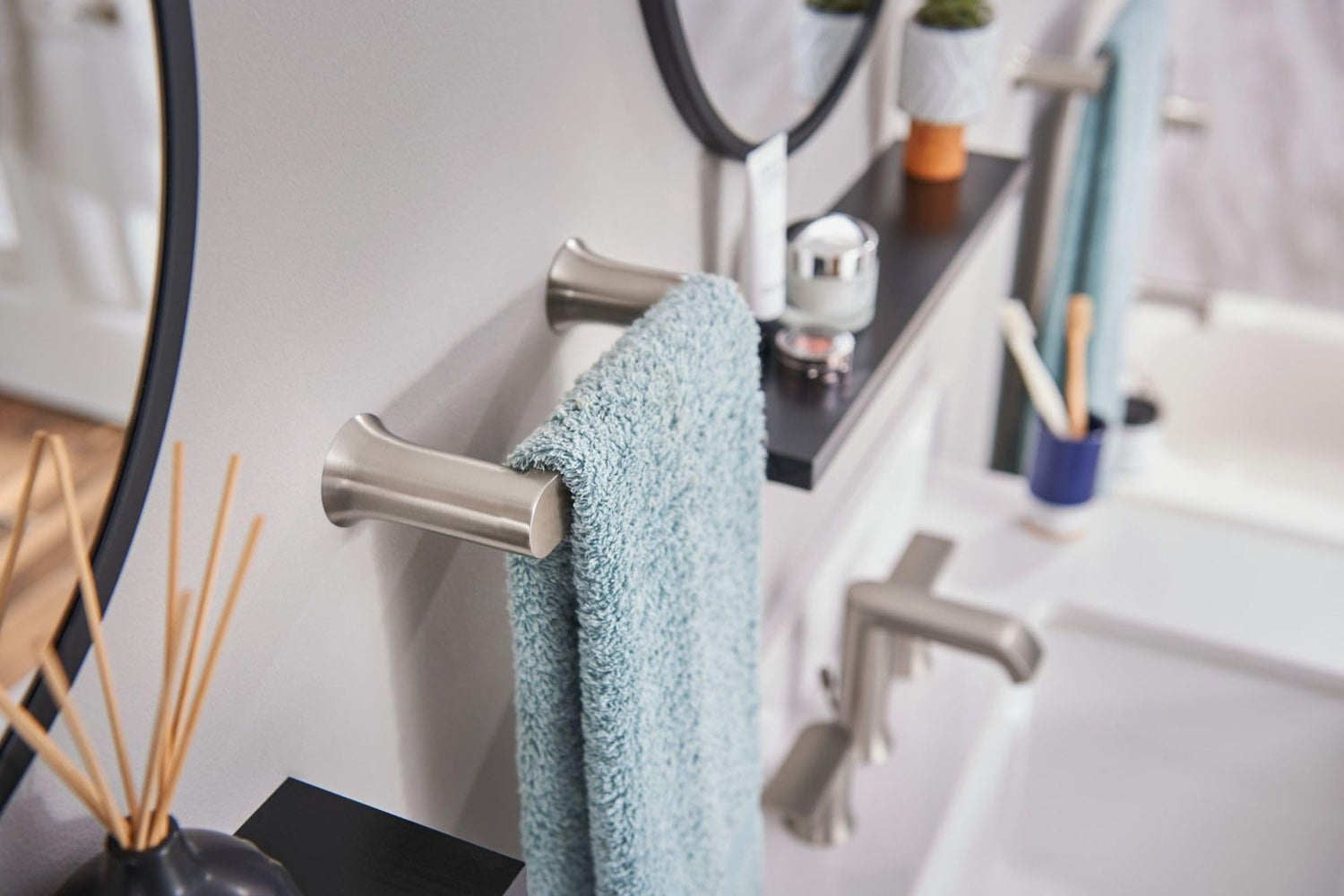 Moen Genta LX Modern Single Kitchen or Bathroom Towel Bar, 6.8-Inch, Brushed Nickel, BH3886BN