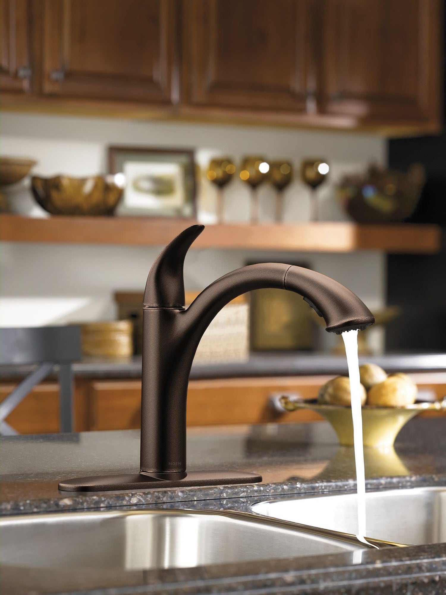 MOEN Camerist 7545ORB One-Handle Single Hole Kitchen Faucet with Pullout Spout in Oil-Rubbed Bronze (Deck Plate Included)