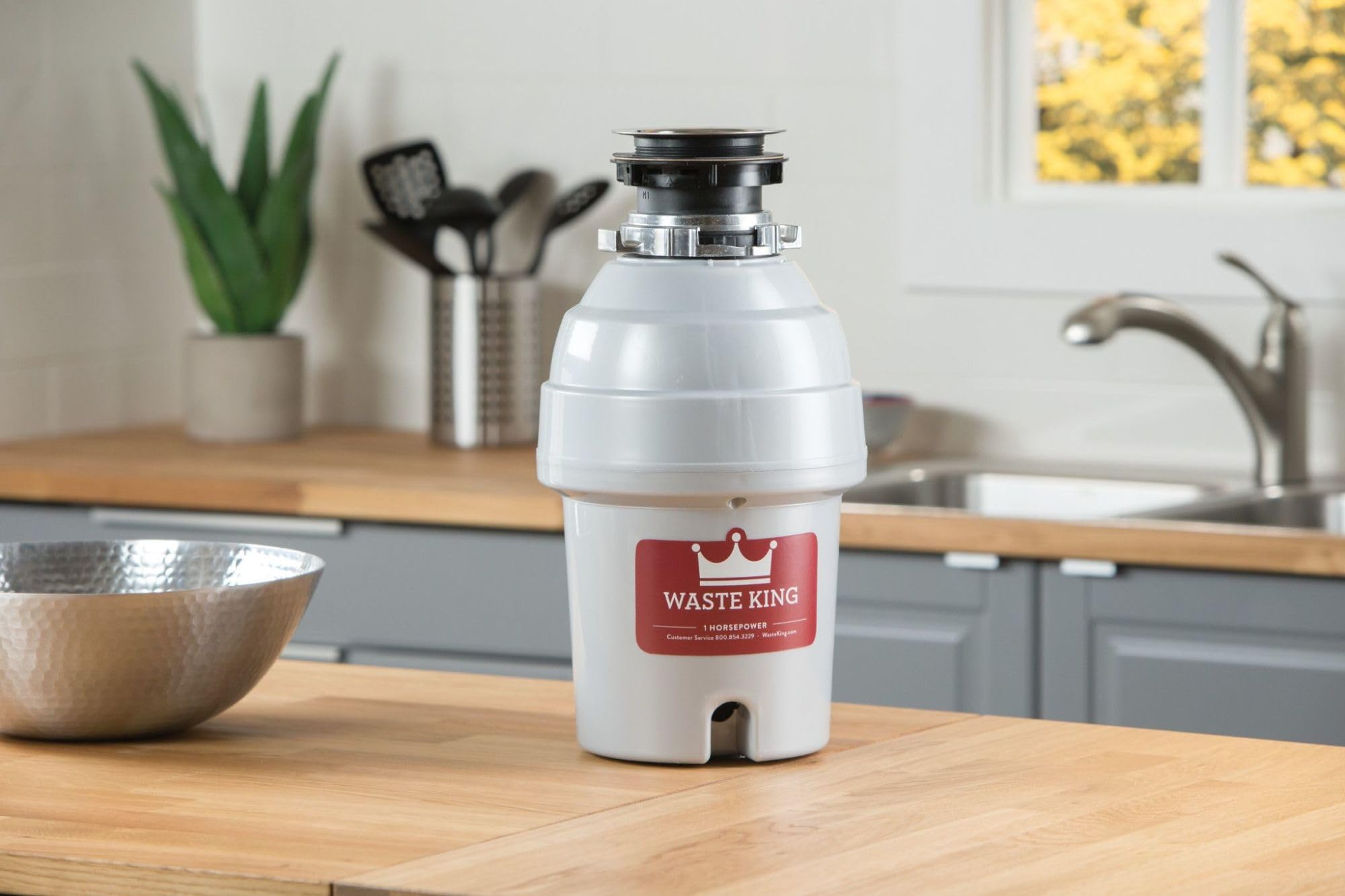 Waste King Batch Feed Garbage Disposal for Kitchen Sink with Power Cord, L-5000TC
