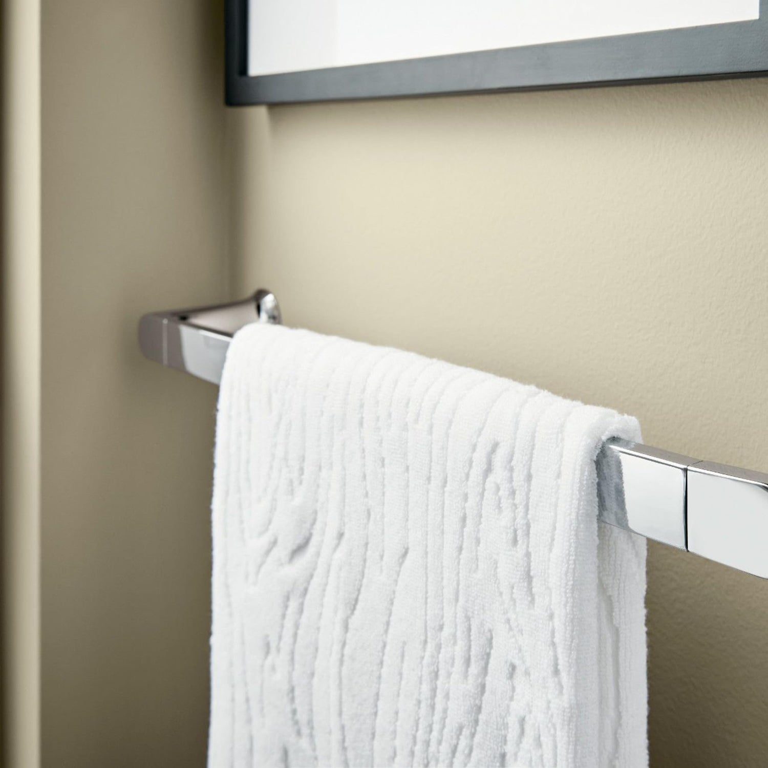 Moen Genta LX 24-Inch Towel Bar, Wall Mount, Chrome, BH3824CH