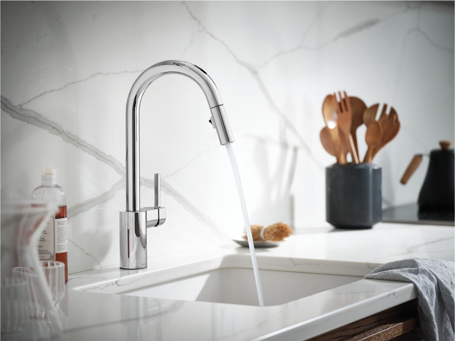 MOEN Align 7565EVC Single-Handle Smart Touchless Pull Down Sprayer Kitchen Faucet with Voice Control and Power Clean in Chrome