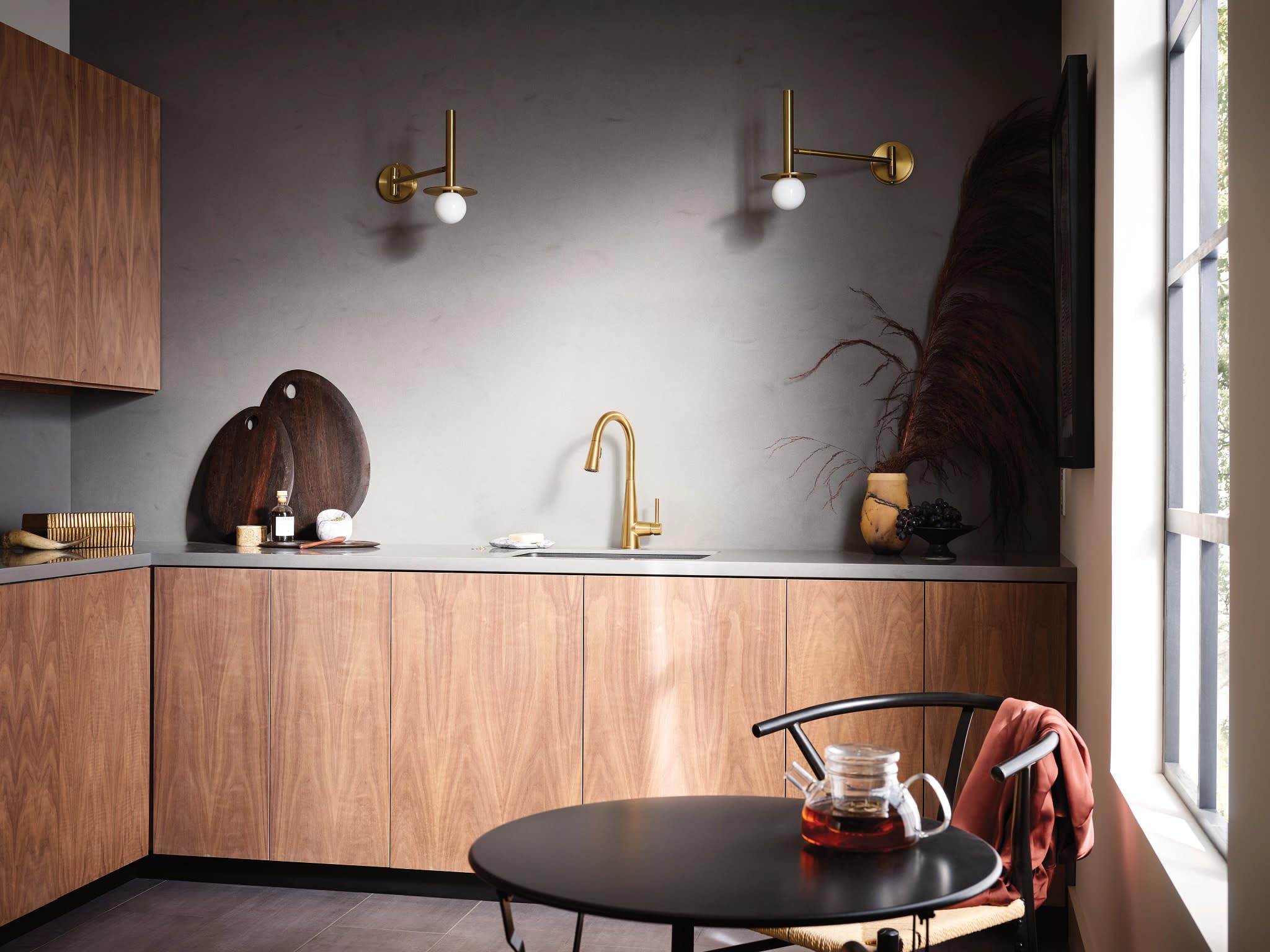 MOEN Sleek 7864EWBG Touchless Single Handle Pull-Down Sprayer Kitchen Faucet with MotionSense Wave in Brushed Gold