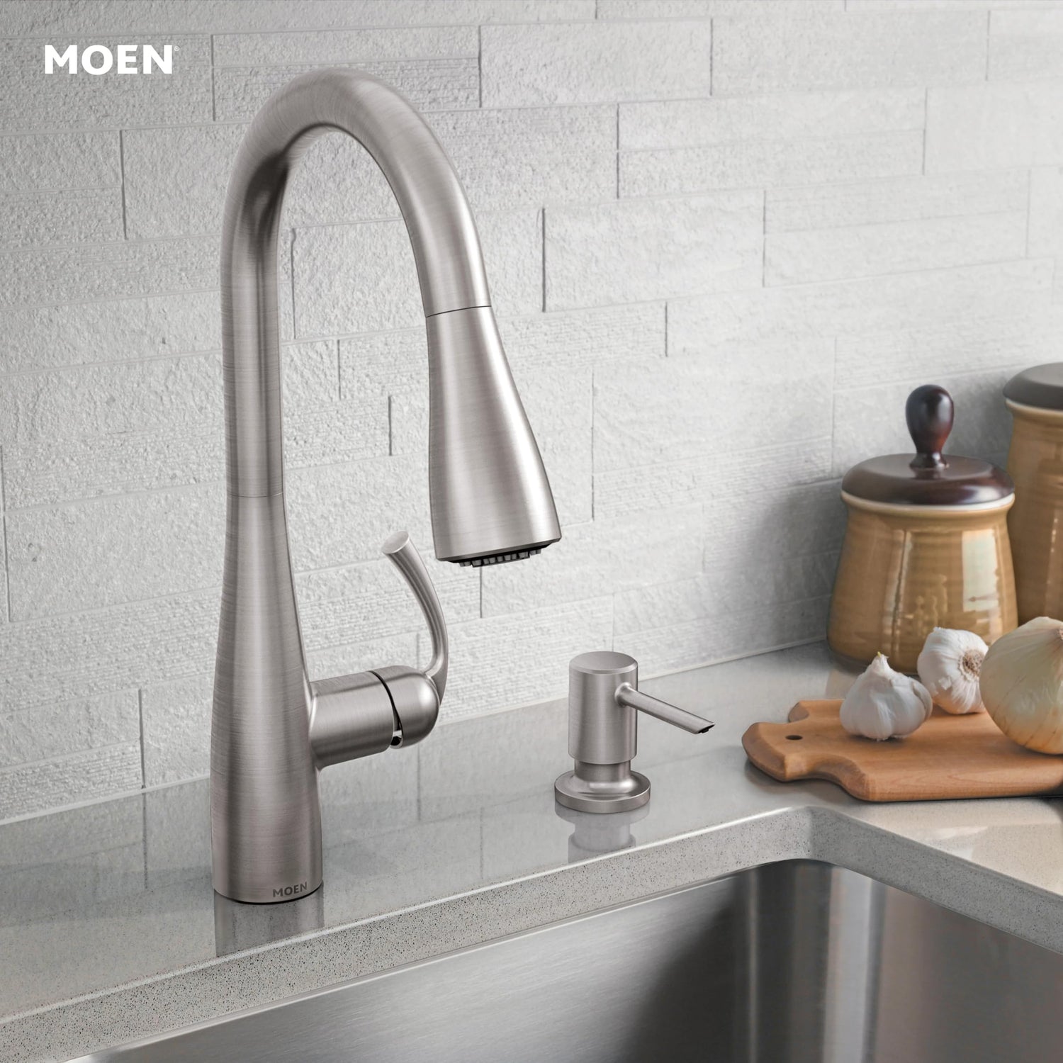 MOEN Essie 87014SRS Single-Handle Pull-Down Sprayer Kitchen Faucet with Reflex and Power Clean in Spot Resist Stainless - Like New