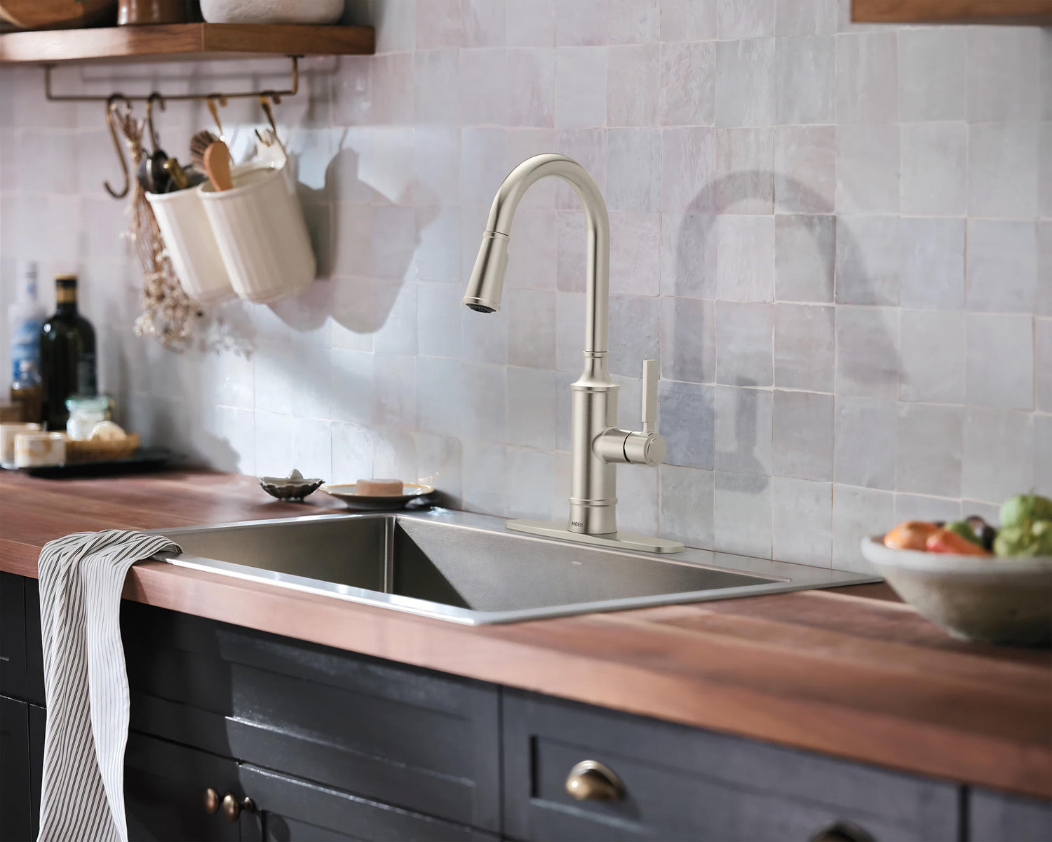MOEN Gilden 87679SRS Single Handle Pull-Down Sprayer Kitchen Faucet with Reflex and Power Boost in Spot Resist Stainless
