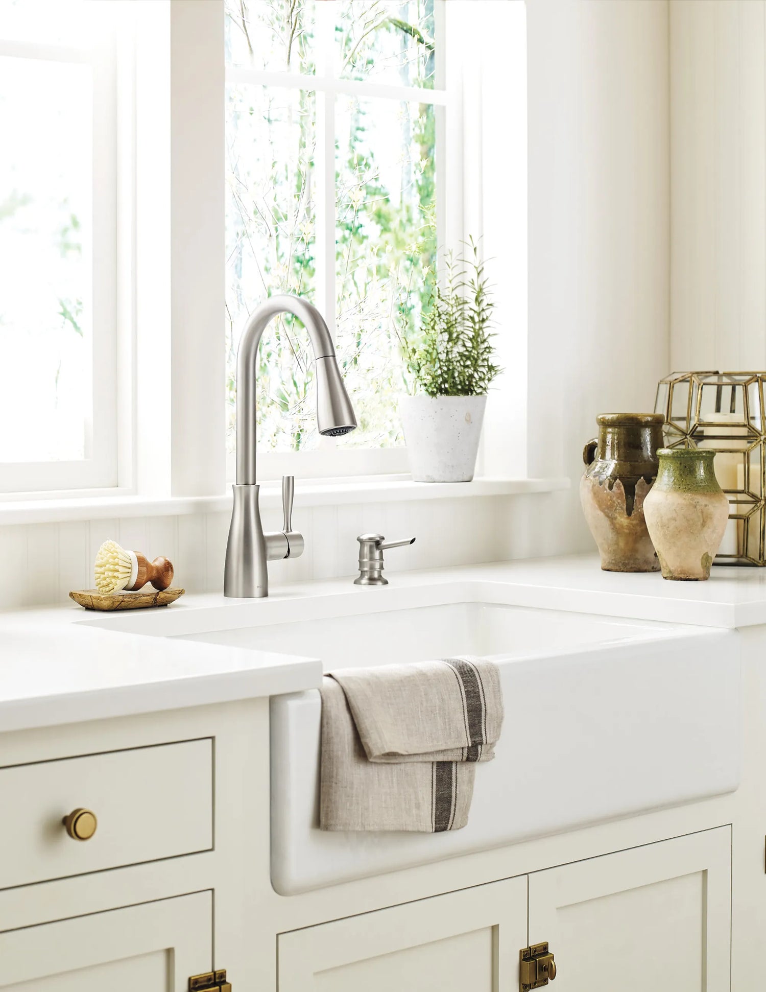 MOEN Lucira 87699SRS One-handle High Arc Pulldown Kitchen Faucet in Spot Resist Stainless