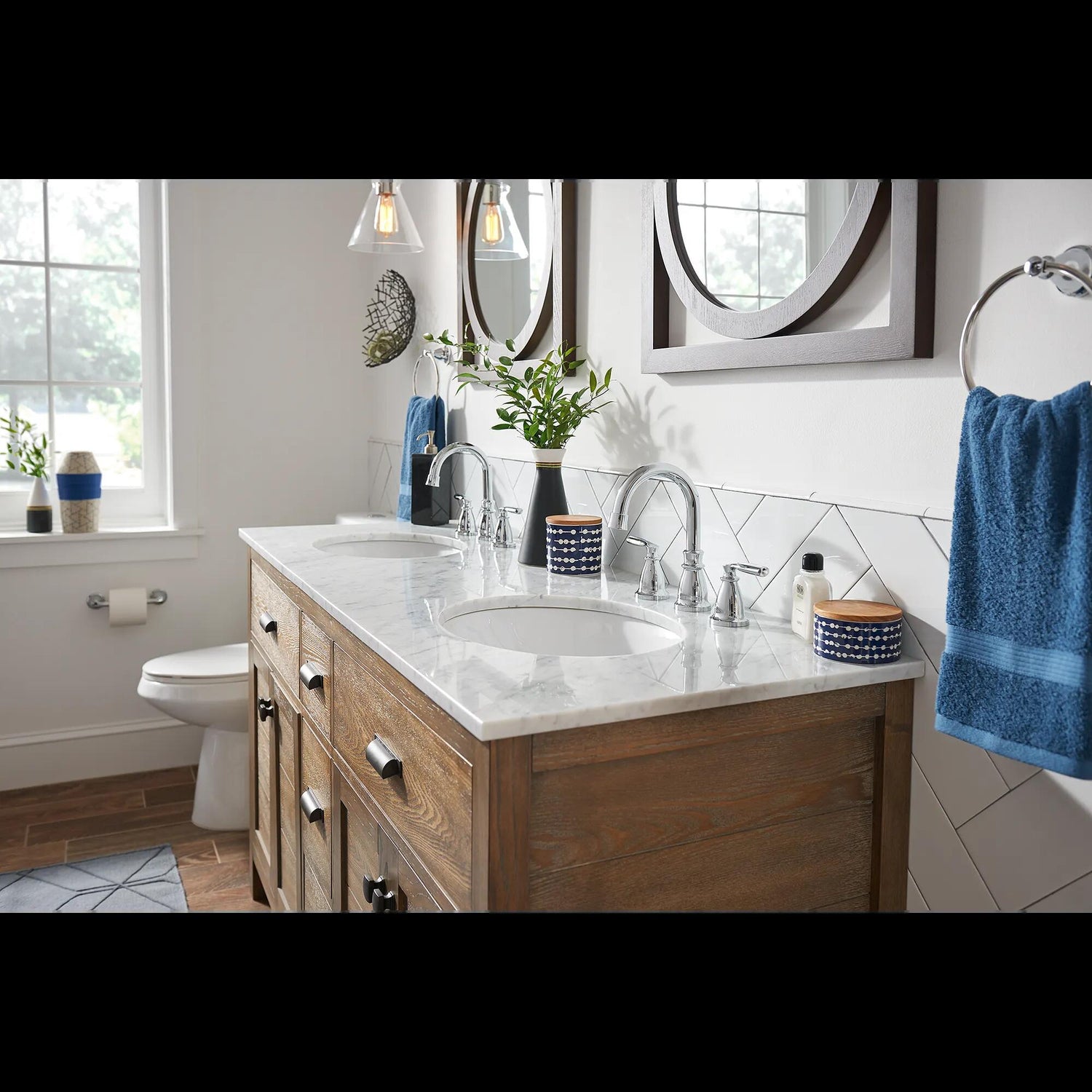 MOEN Hilliard 84539 Two-Handle Widespread Bathroom Sink Faucet in Chrome