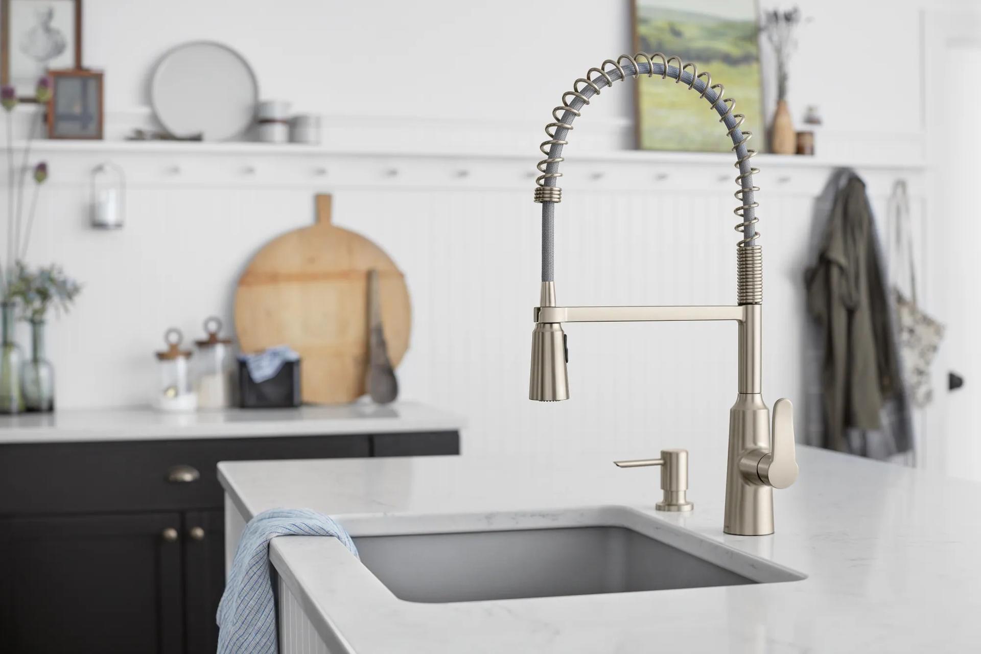 MOEN Edwyn 87807SRS Single-Handle Kitchen Faucet with Soap Dispenser in Spot Resist Stainless
