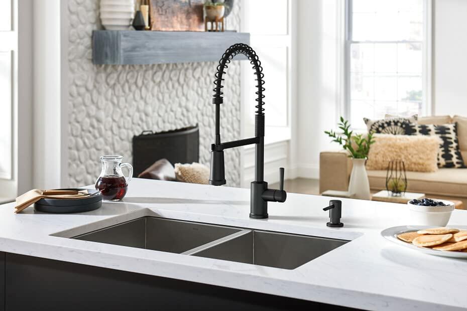 MOEN Indi 87194BL Single-Handle Pre-Rinse Spring Pulldown Sprayer Kitchen Faucet with Power Clean in Matte Black