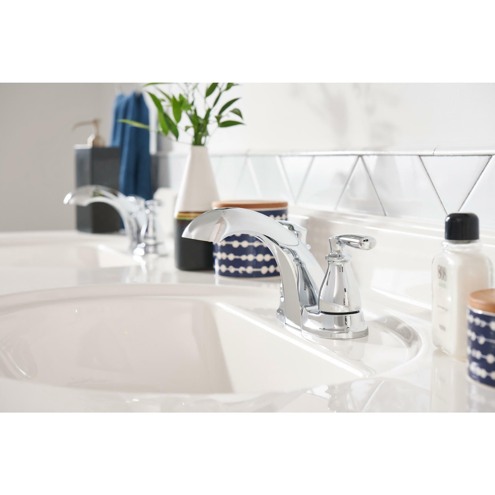 MOEN Hilliard 84532 Two Handle Centerset Lavatory Bathroom Faucet in Chrome