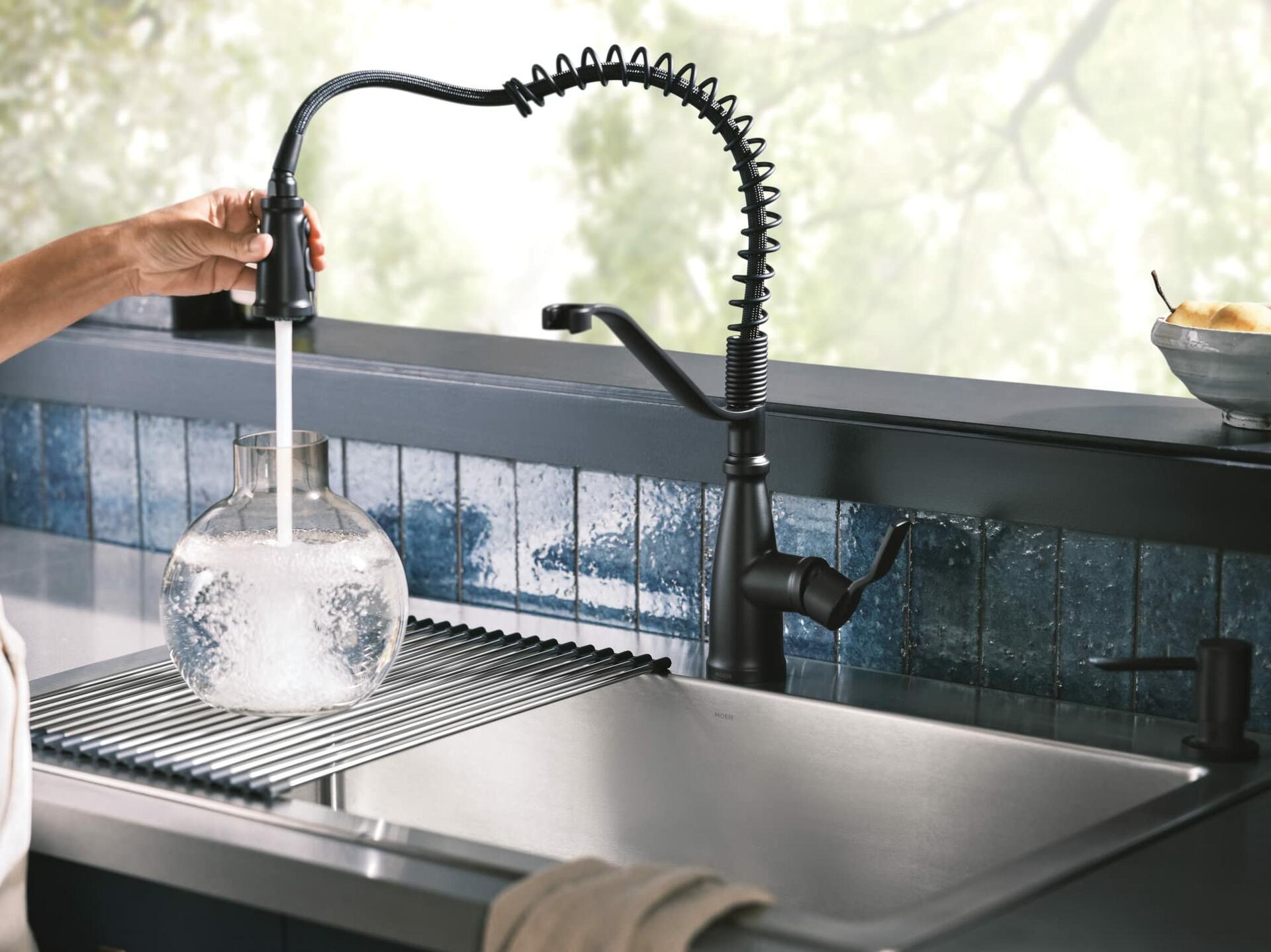 MOEN Nolia 87886BL Single-Handle Pre-Rinse Spring Pulldown Sprayer Kitchen Faucet with Power Boost in Matte Black