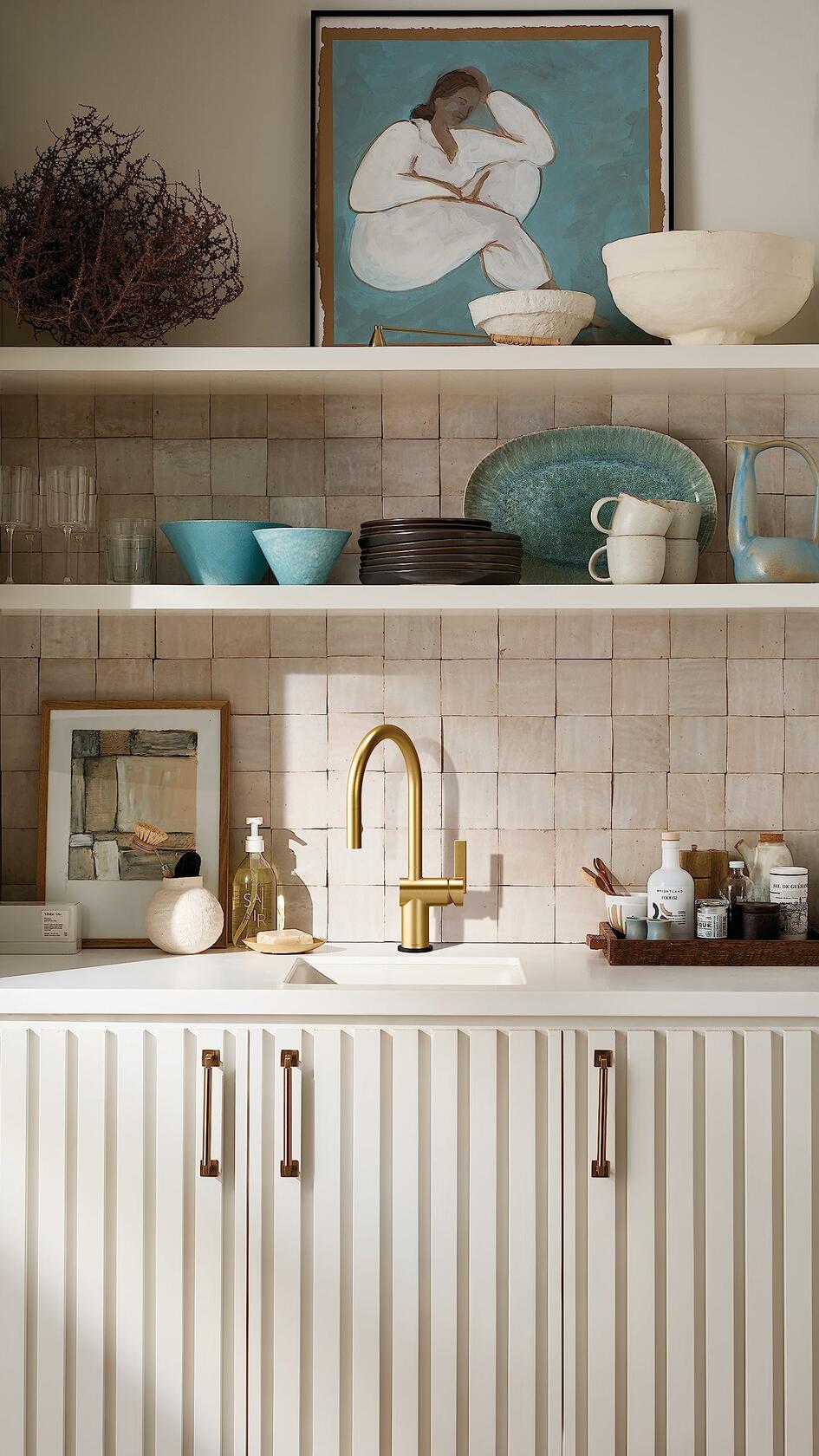 MOEN Cia 7622BG Single-Handle Pull-Down Sprayer Kitchen Faucet with Power Boost in Brushed Gold