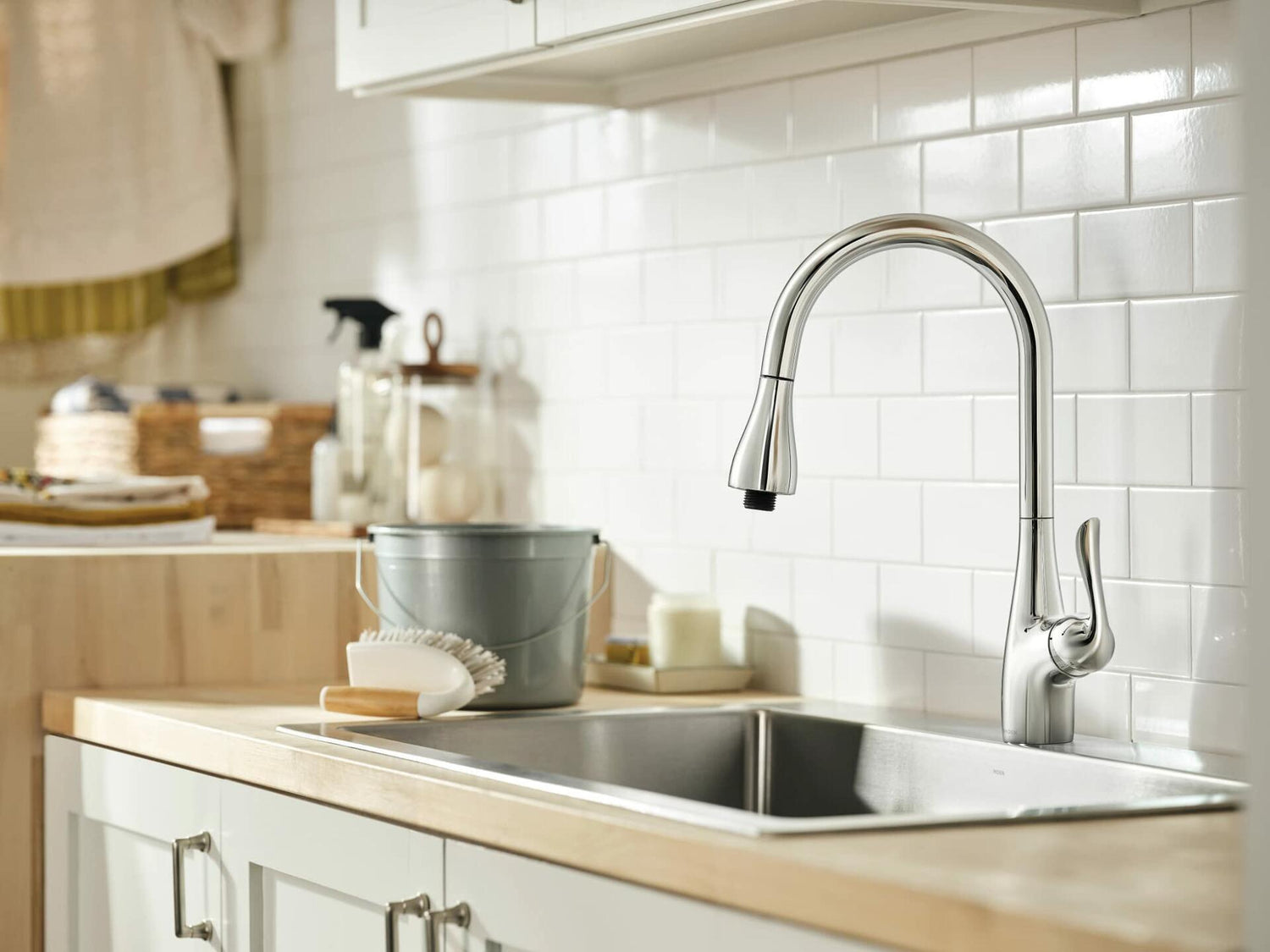 MOEN Arbor 4736 Single Handle High-Arc Kitchen Faucet in Chrome