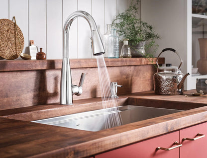 MOEN Haelyn 87627 Pull Down Sprayer Kitchen Faucet with 360 Degree Spout Swivel in Chrome