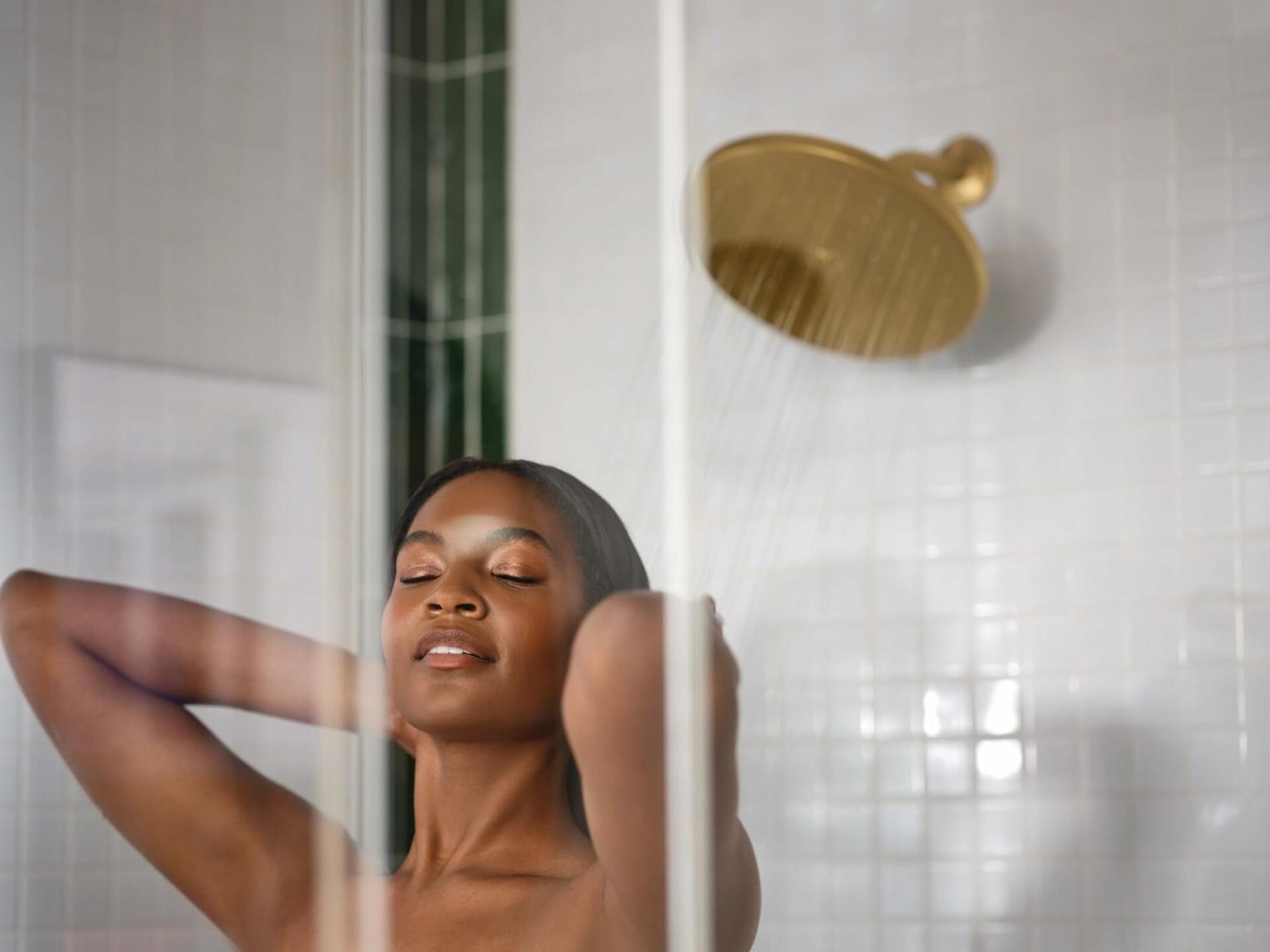 MOEN Waterhill S112BG 10-Inch Single Function Rainshower Showerhead with Immersion Rainshower Technology in Brushed Gold